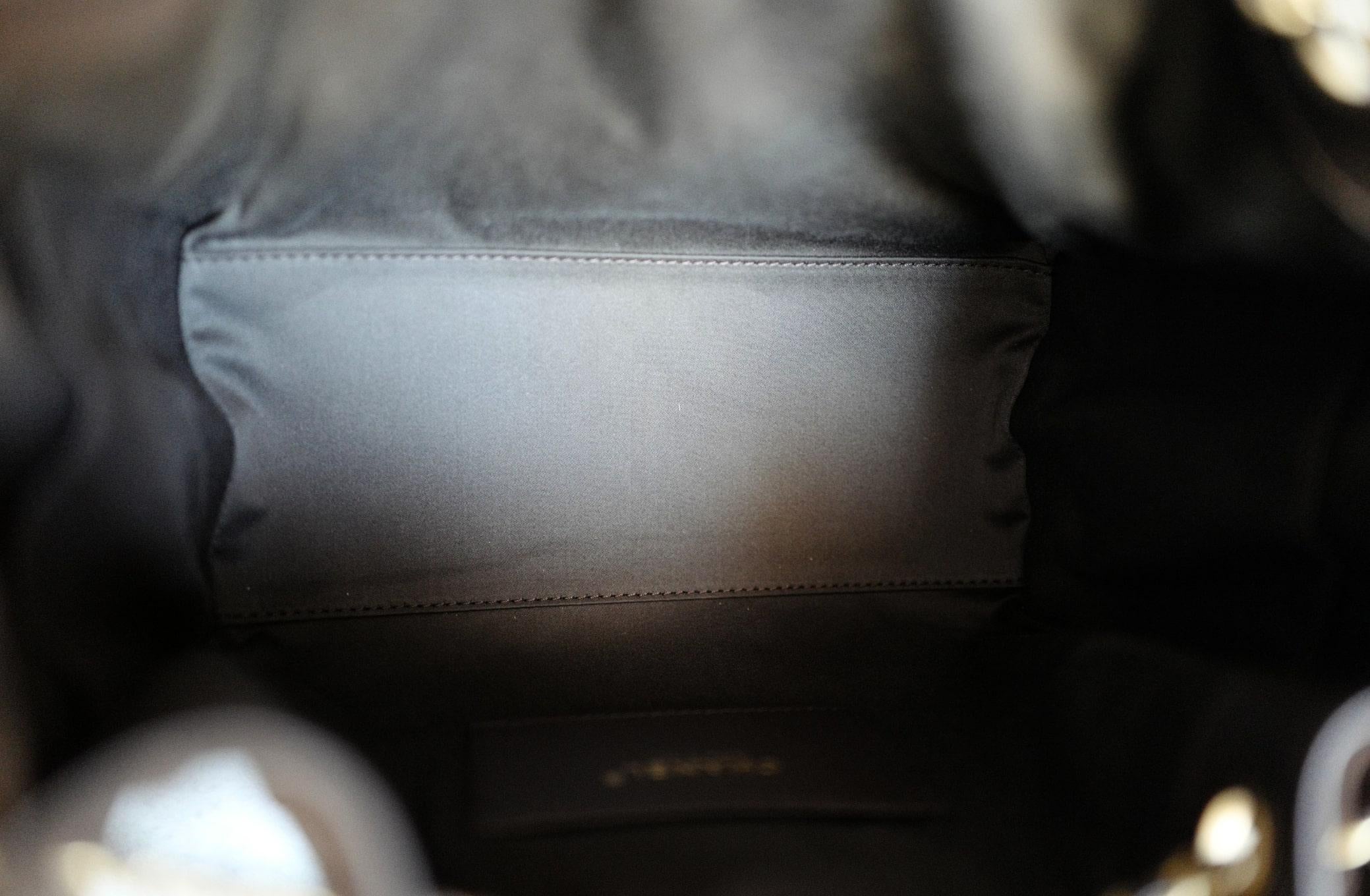 Chanel 25K Small Hobo Bag Dark Brown Suede with Gold Hardware en vente 1