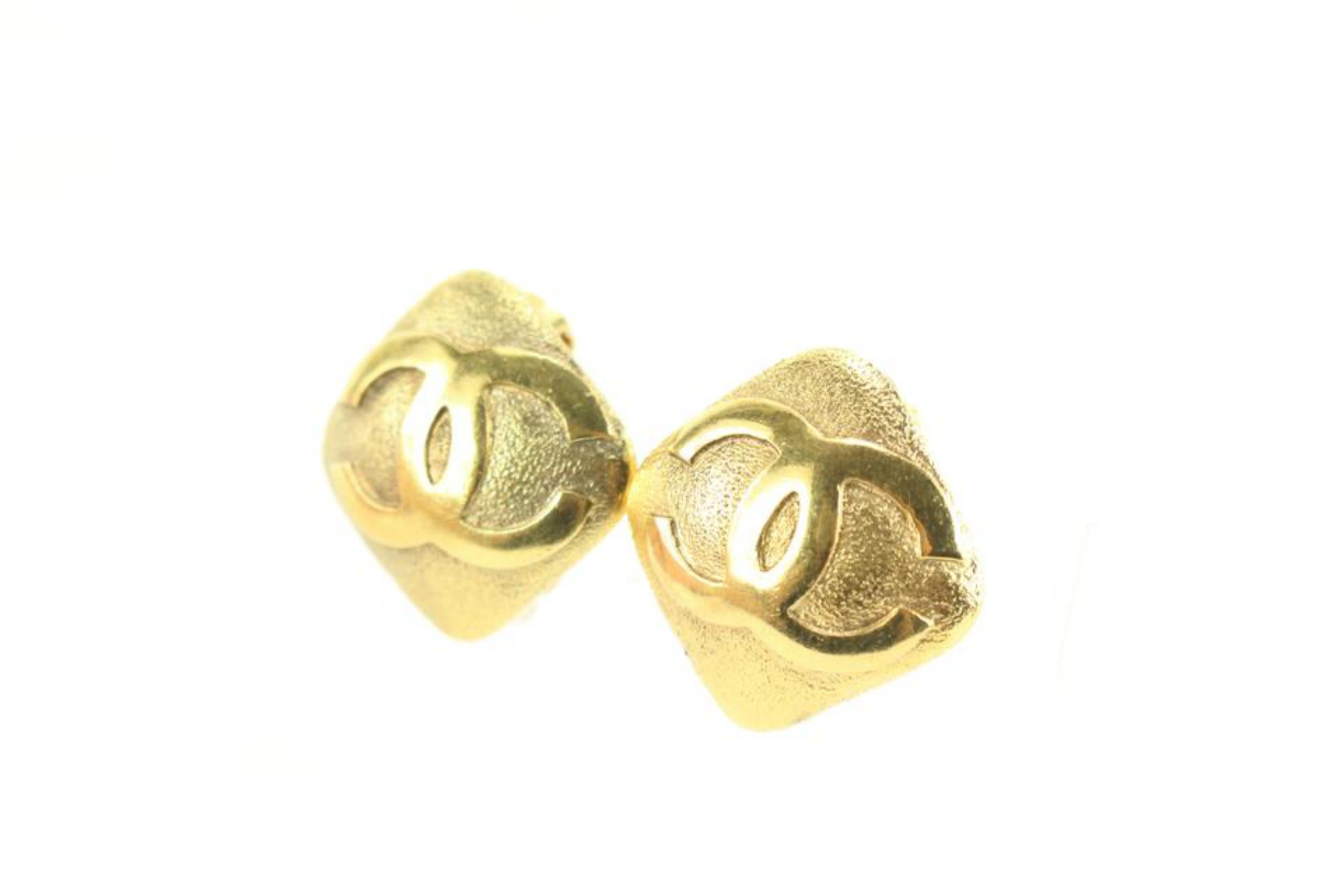 Chanel 29 Series Gold Plated CC Logo Square Diamond Shape Earrings 2cz616s In Good Condition In Dix hills, NY