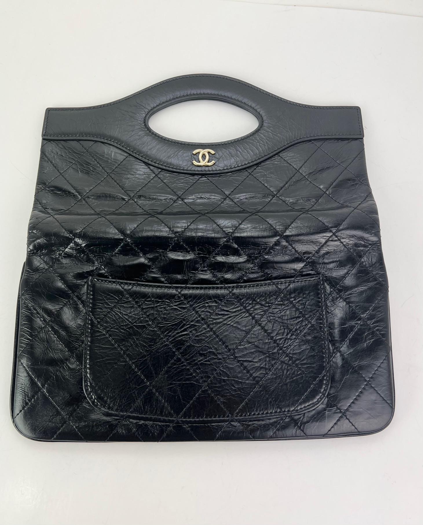 CHANEL 31 Pouch Shiny Crumpled calfskin Small Clutch 8