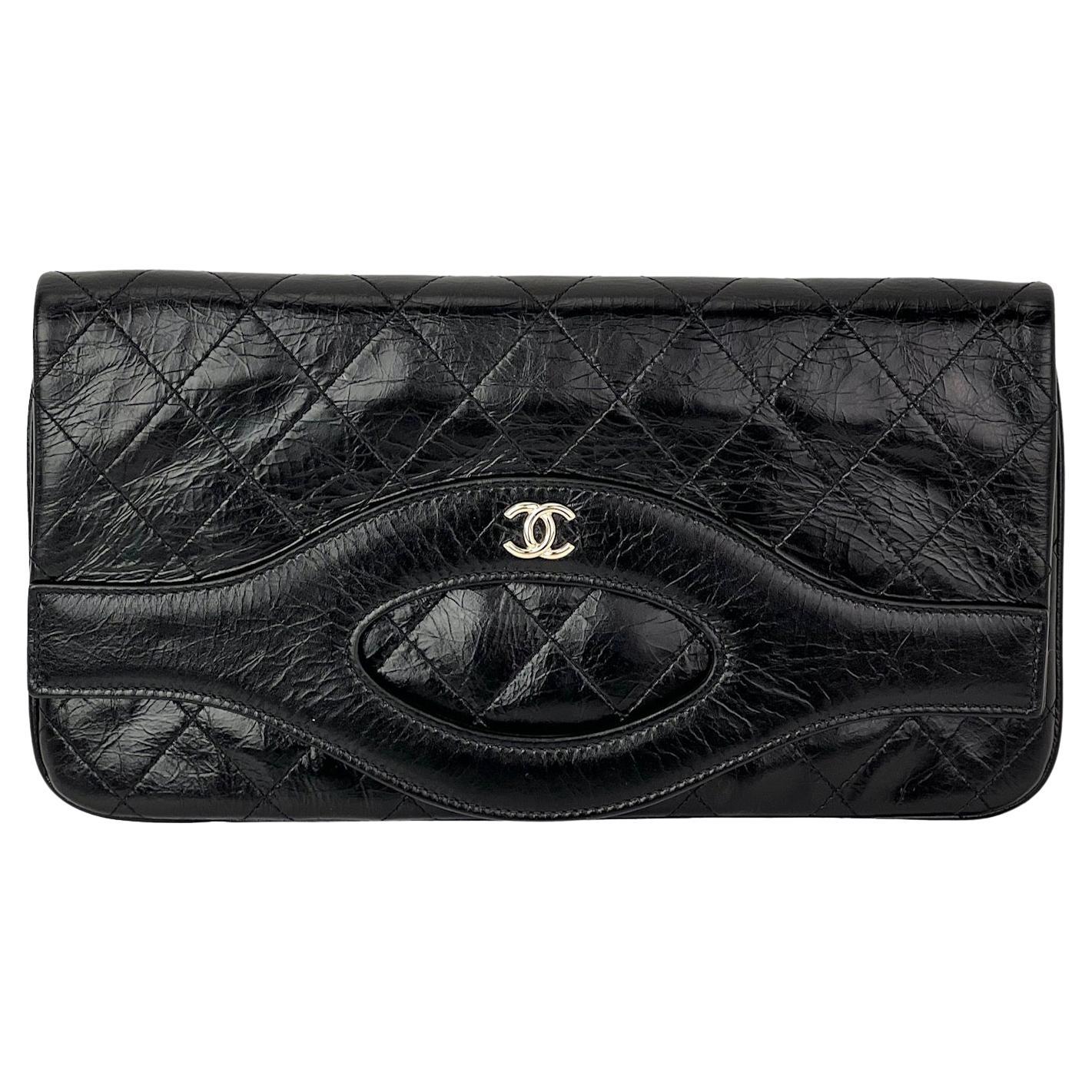 CHANEL 31 Pouch Shiny Crumpled calfskin Small Clutch