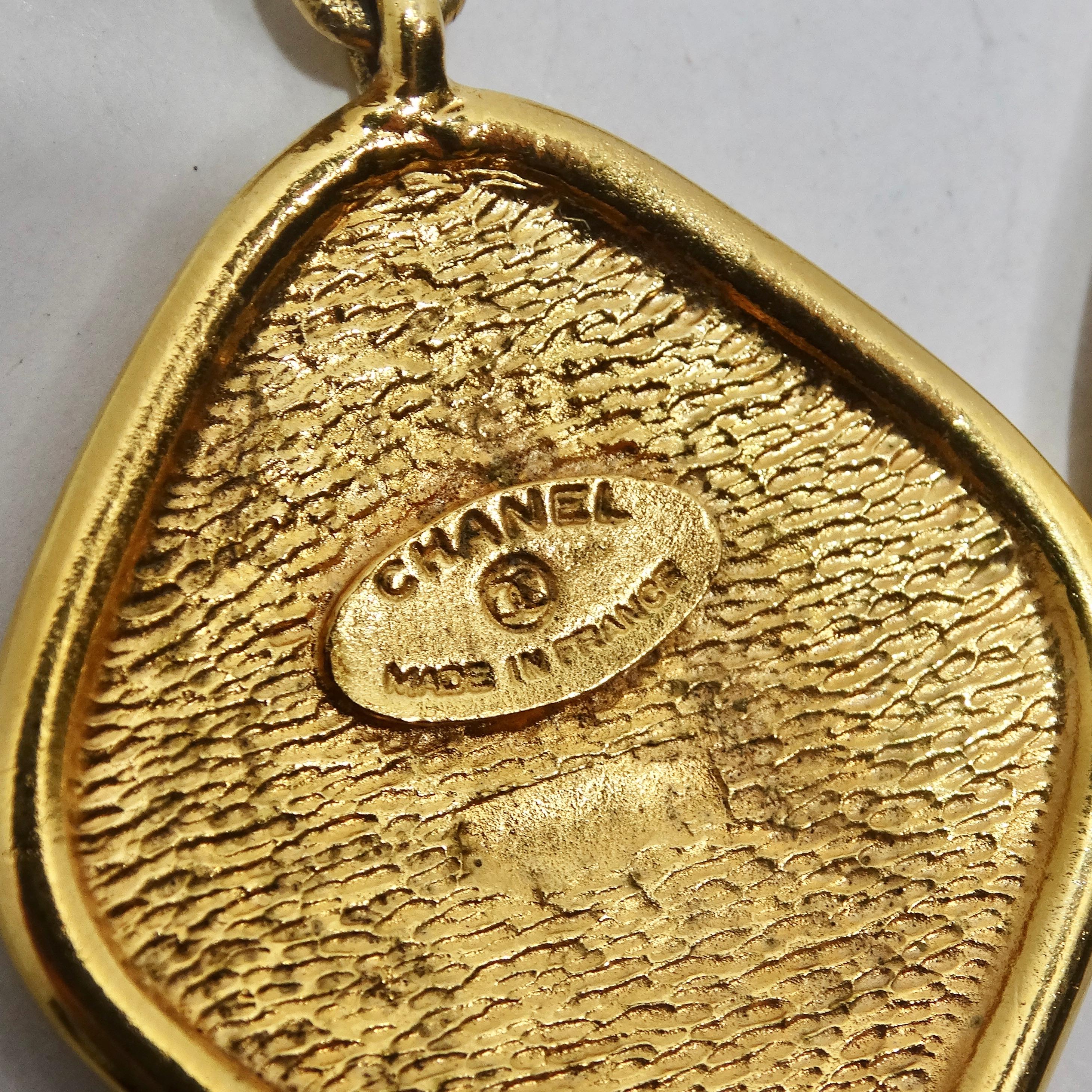 Women's or Men's Chanel 31 Rue Cambon CC Gold Tone Clip On Drop Earrings For Sale