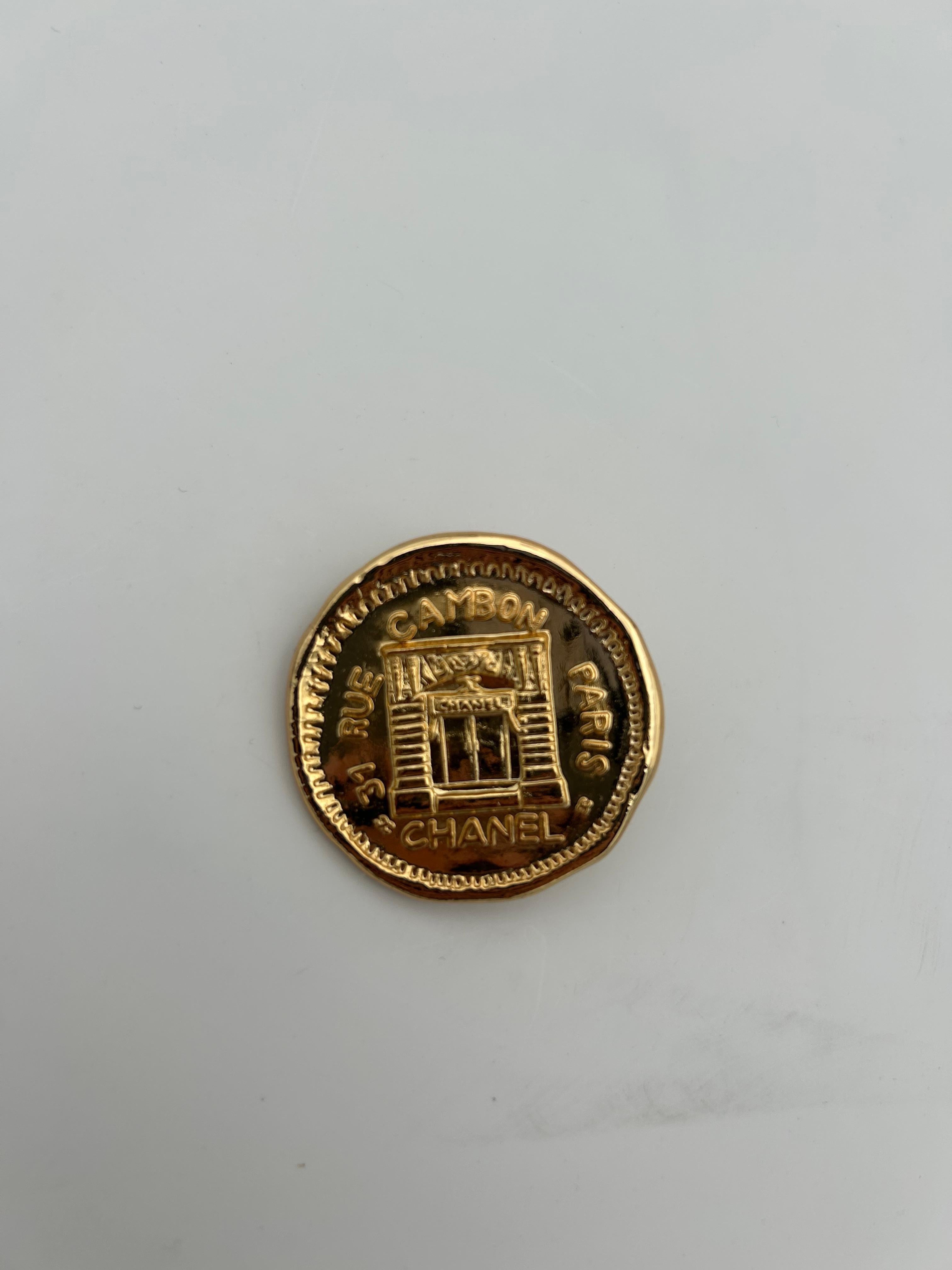 Femenino o masculino Broche Chanel 31 Rue Cambon en venta