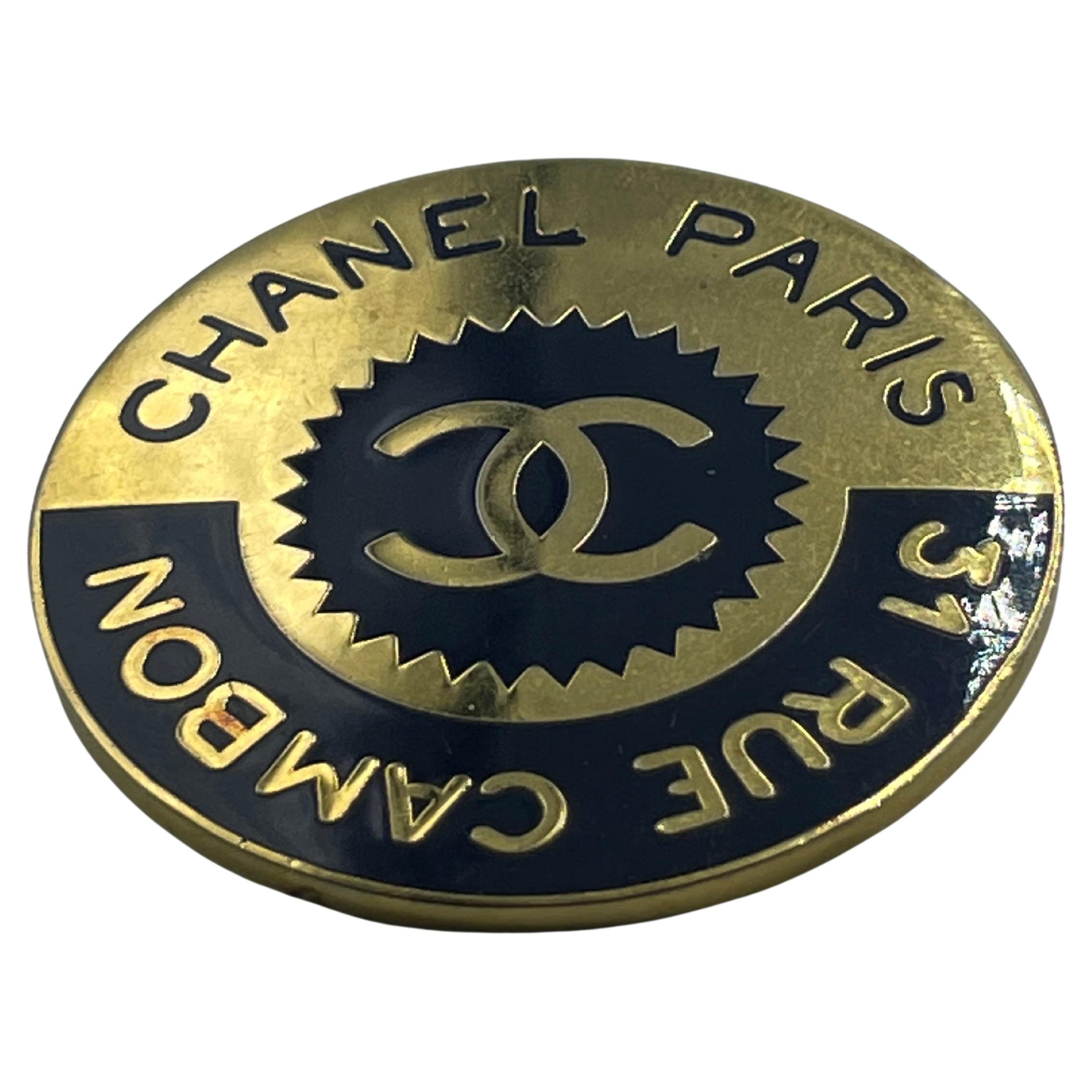 Chanel 31 Rue Cambon Paris Brooch In Good Condition For Sale In Palm Beach, FL