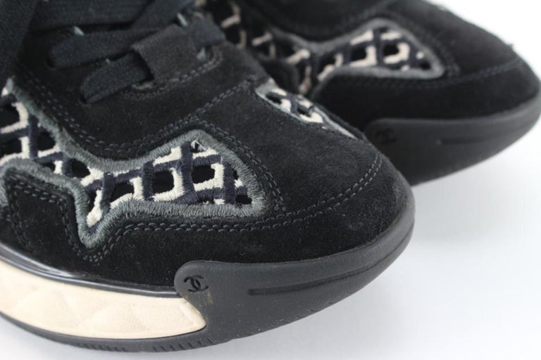 Chanel 2021 Interlocking CC Logo Sneakers - Black Sneakers, Shoes -  CHA936031
