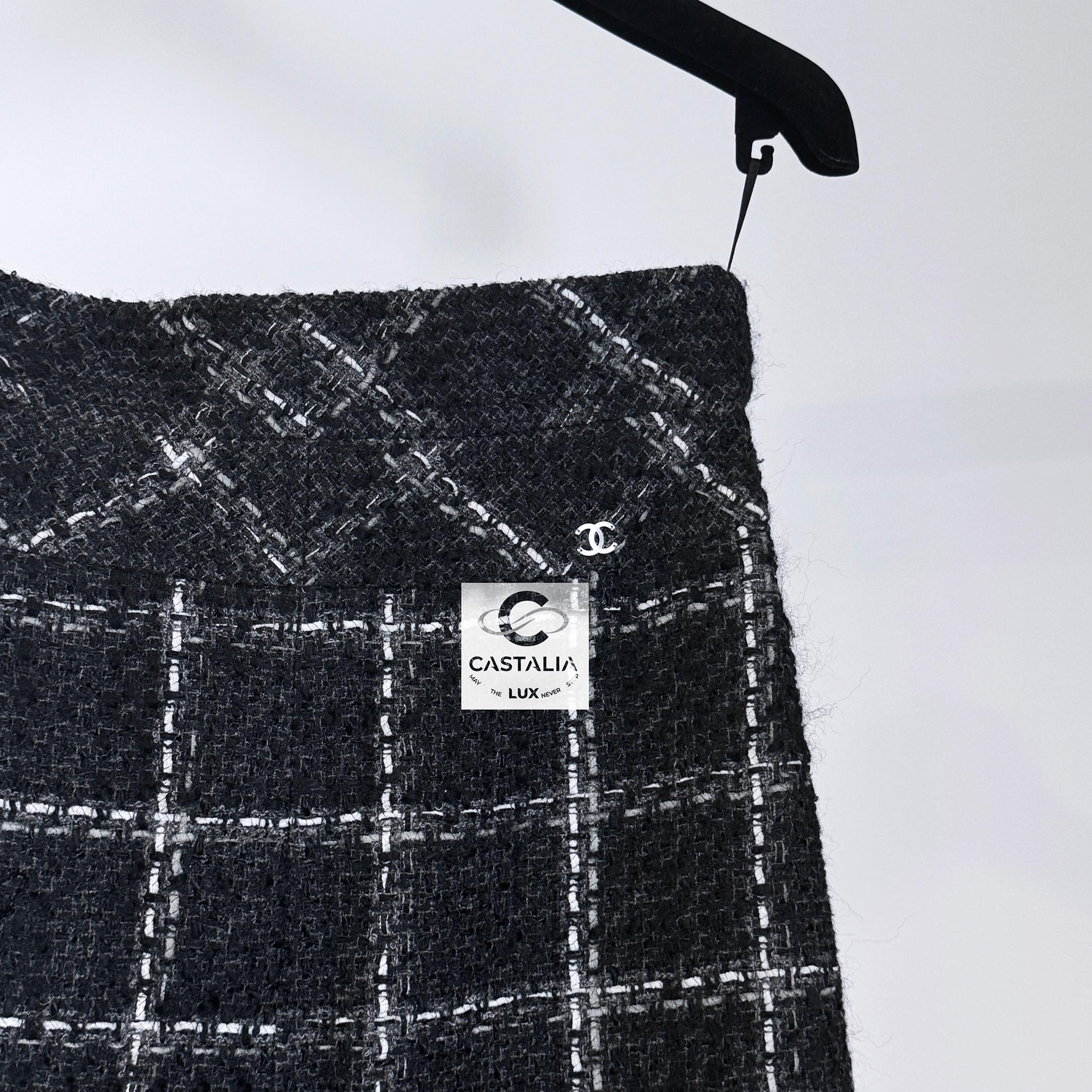 Chanel 3K$ New Timeless Schwarz Check Tweed Rock 34 FR im Angebot 1