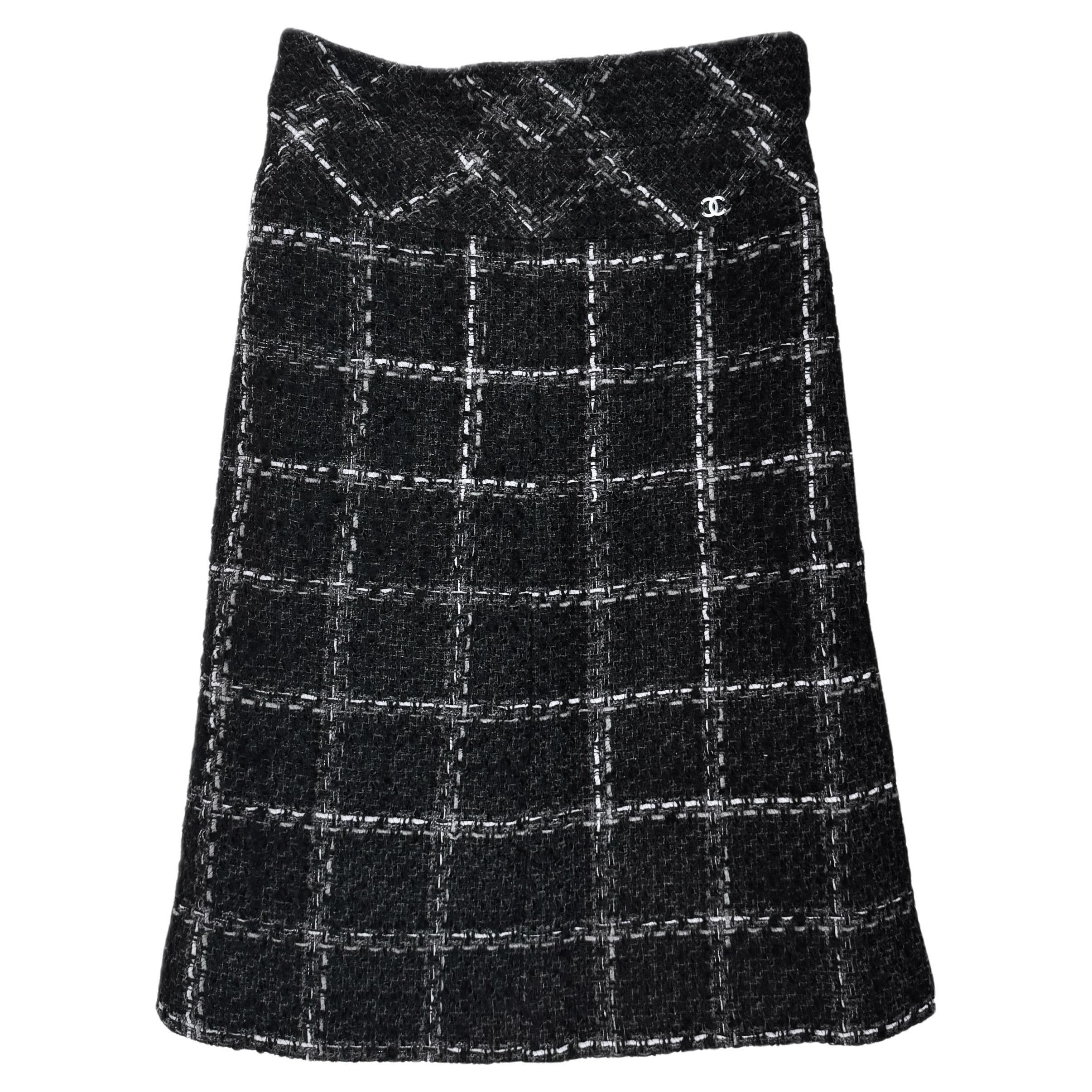 Chanel 3K$ New Timeless Black Check Tweed Skirt 34 FR