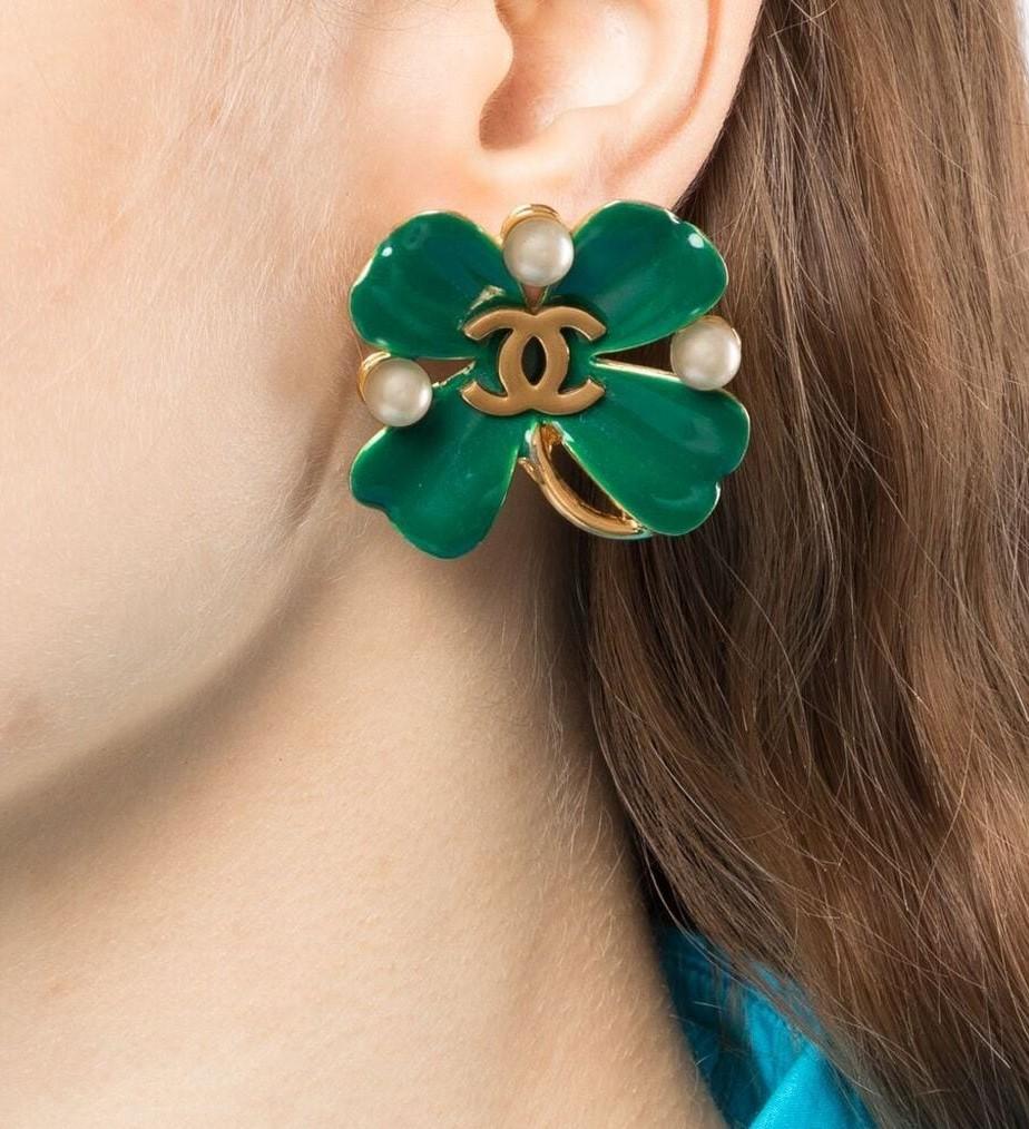 Bringing you the luck of the Irish, the four-leaf clover is a symbol used throughout many of Chanel's collections. Crafted from gold-toned metal, these unique Chanel earrings feature green enamel detailing, with the iconic CC logo in the centre.