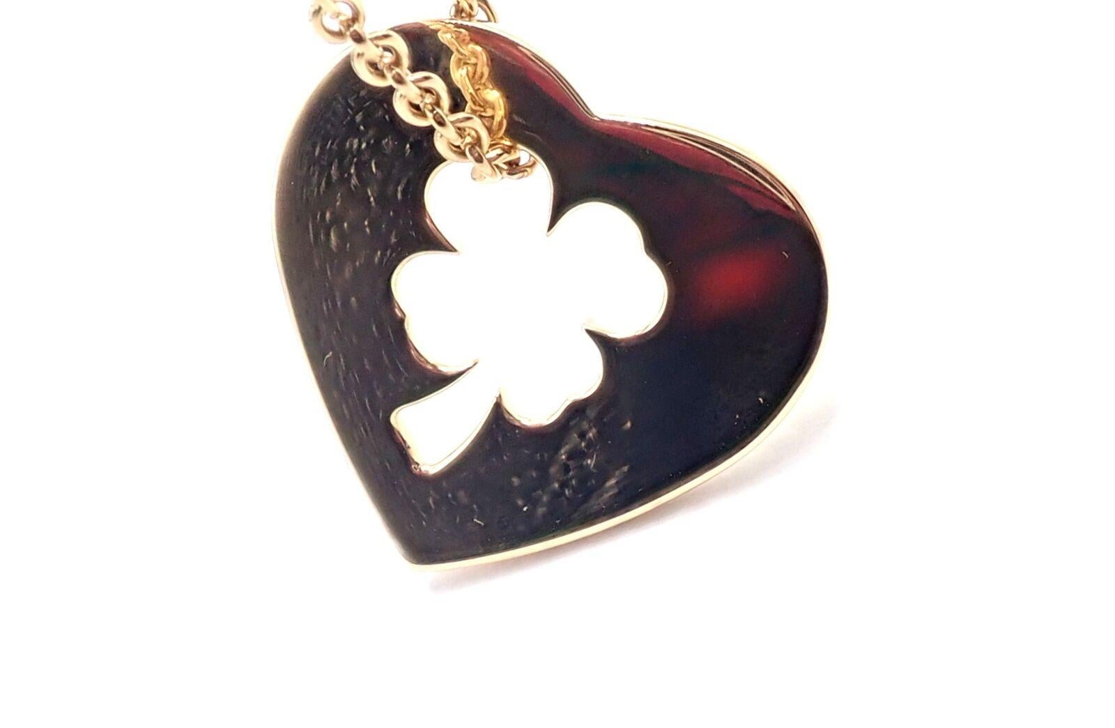 Chanel Collier à maillons en or jaune avec pendentif cœur de trèfle à 4 feuilles en vente 8