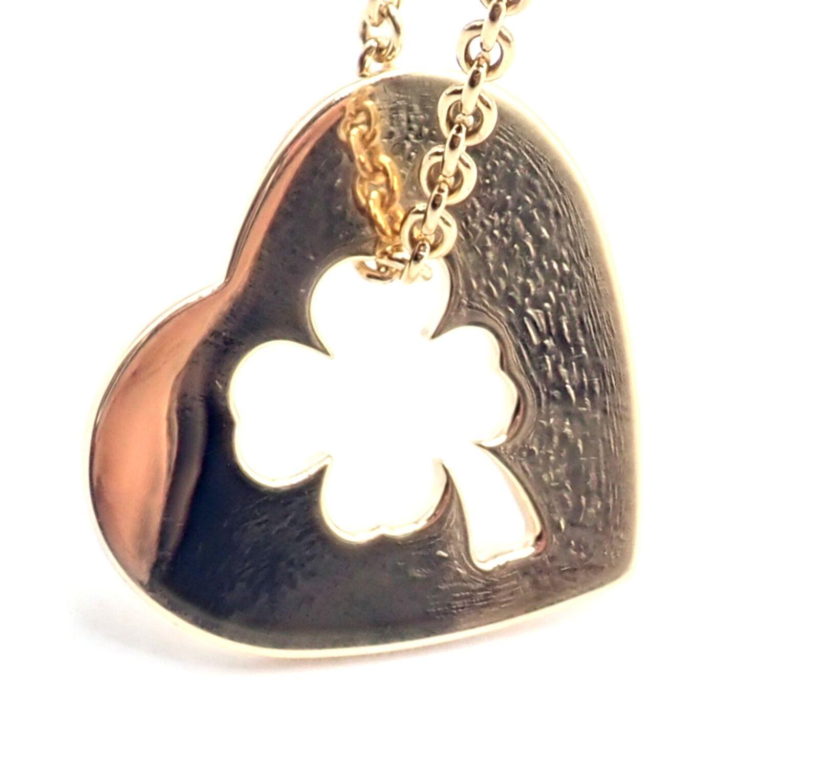 Chanel Collier à maillons en or jaune avec pendentif cœur de trèfle à 4 feuilles Unisexe en vente