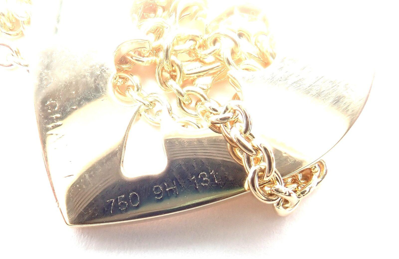 Chanel Collier à maillons en or jaune avec pendentif cœur de trèfle à 4 feuilles en vente 4