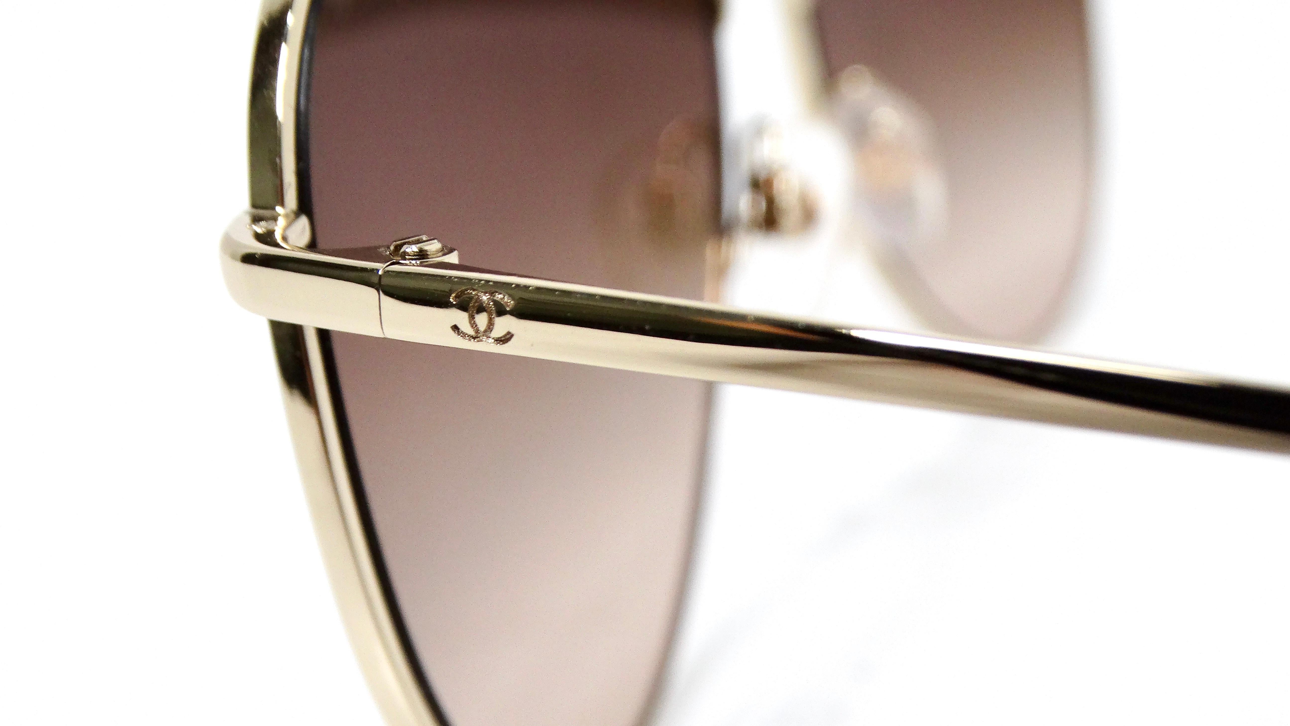 Chanel 4231 Pilot Gold-Tone Metal Frame & Brown Tinted Lens Aviator Sunglasses For Sale 1