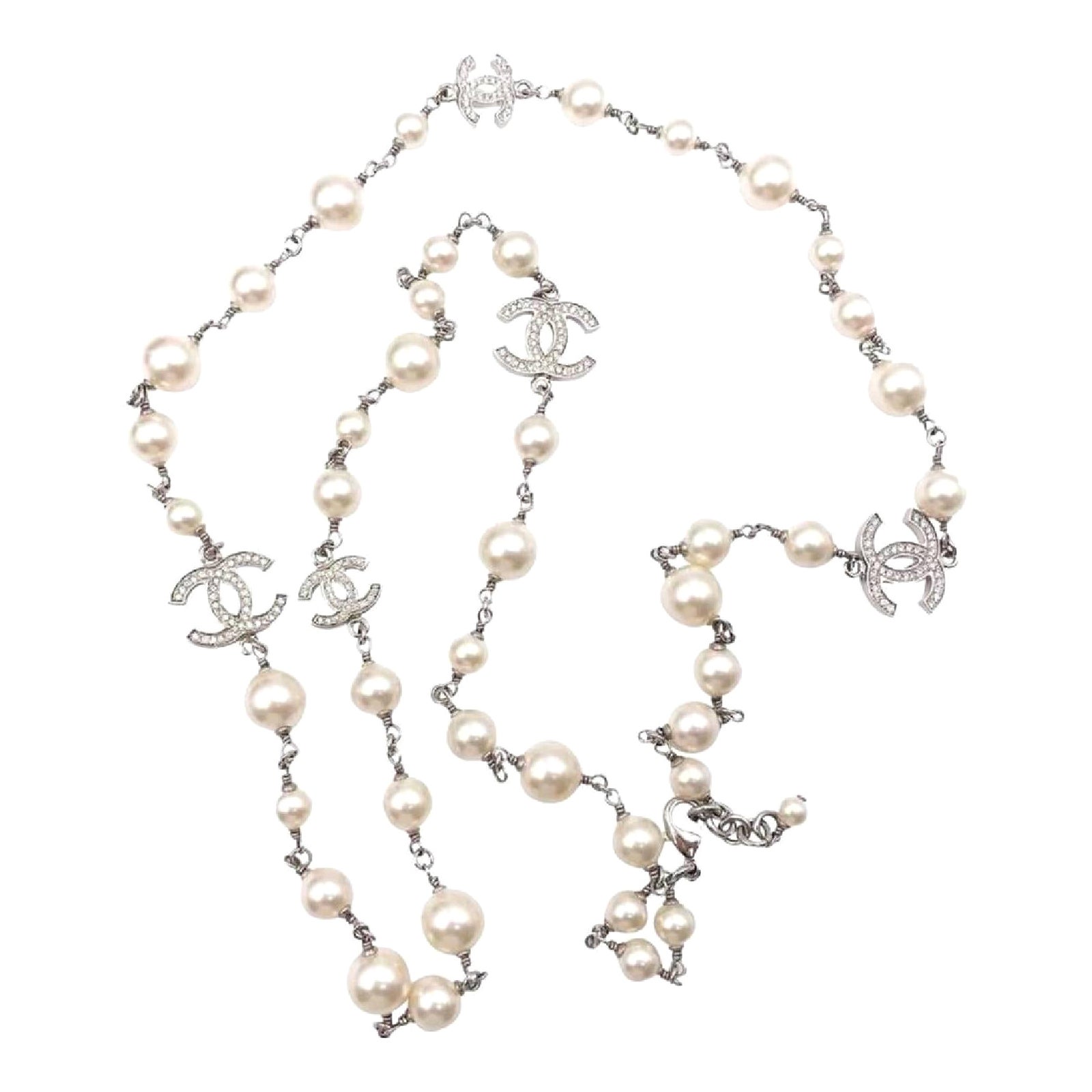 Lange Chanel-Halskette, 5 Silber CC Kristall Kunstperlen