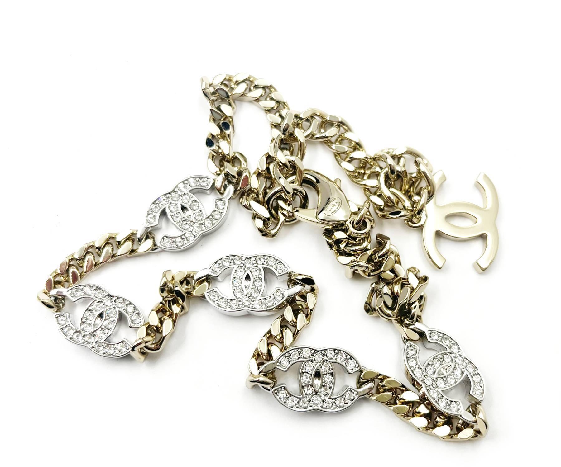 Chanel 5 Silber CC Kristall Gold Kette Choker Halskette im Zustand „Hervorragend“ in Pasadena, CA