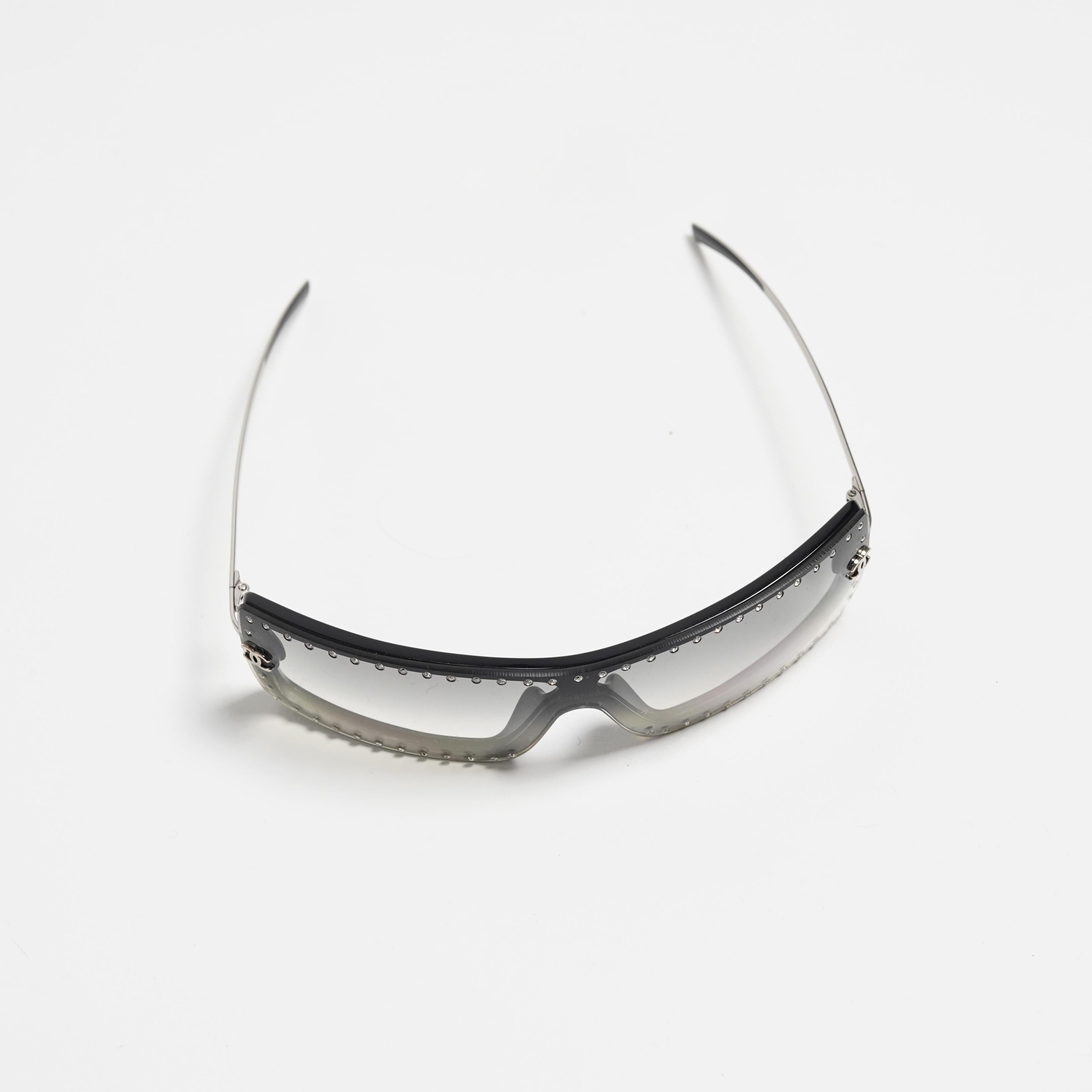 Chanel 5077-B Gradient Rimless Swarovski Crystal Sunglasses In Good Condition For Sale In Berlin, DE