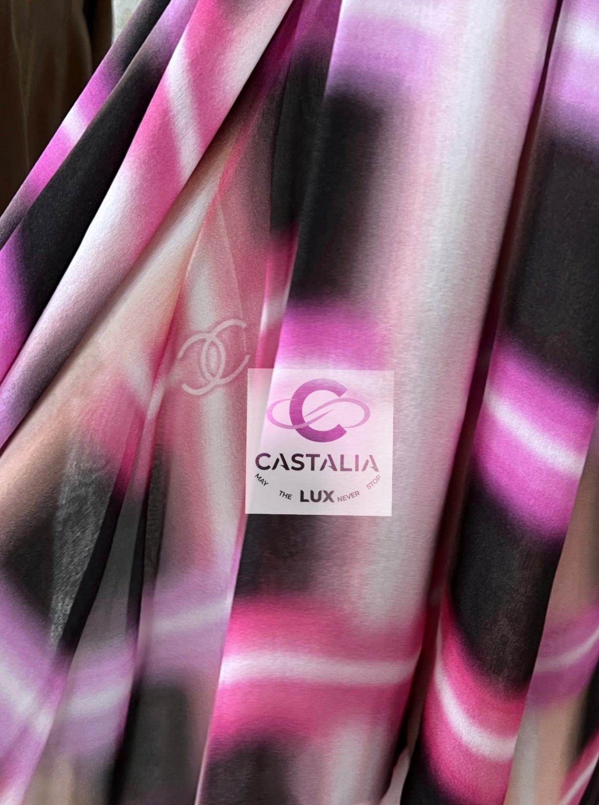 Abito Coates in mussola di seta con logo Chanel 5K$ CC in vendita 9