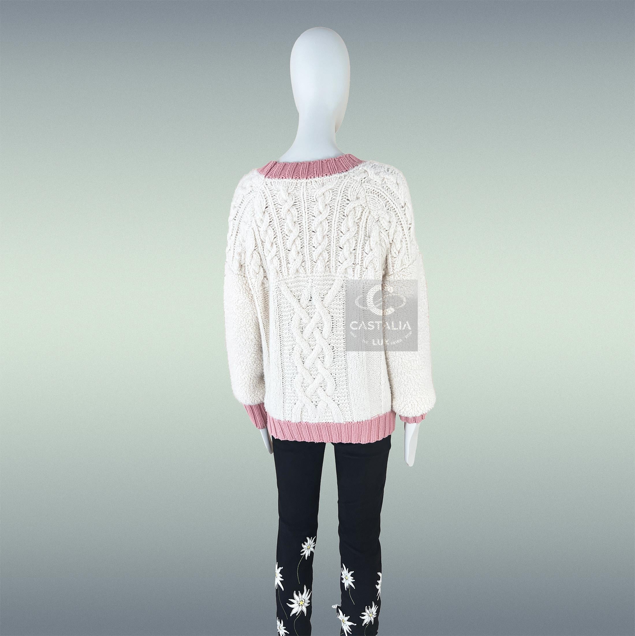 CHANEL 5K$ New Paris / Edinburgh Runway Teddy Jumper 34 FR en vente 6