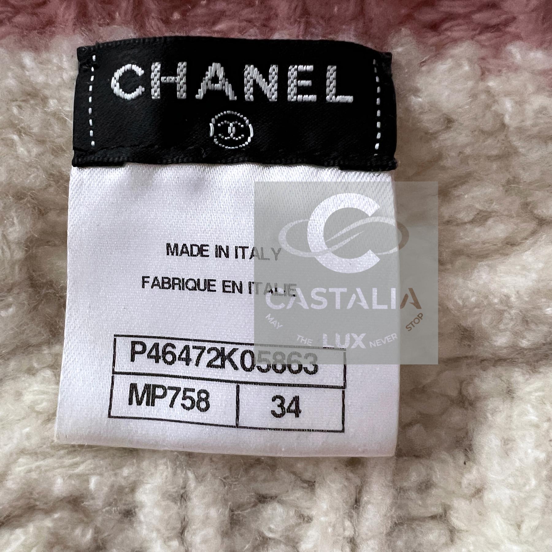 CHANEL 5K$ New Paris / Edinburgh Runway Teddy Jumper 34 FR en vente 7