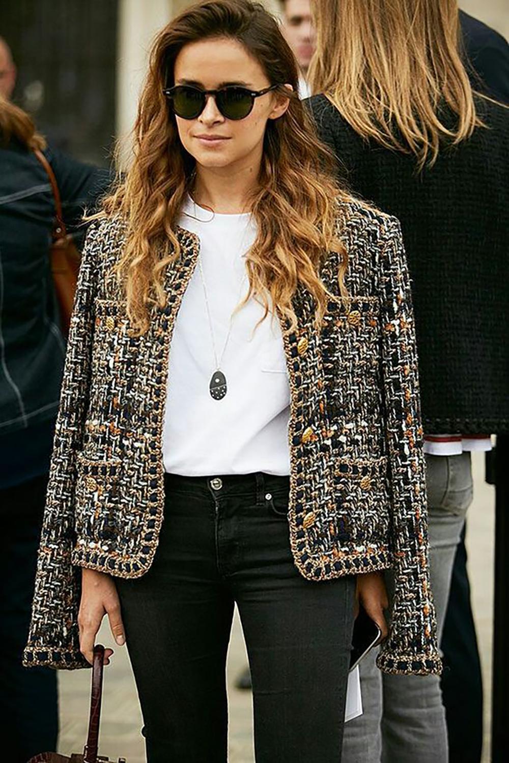 Collectors piece!
Most recognisable Chanel tweed trousers ~ from Runway of Paris in ROME Collection ~ tweed as seen on Pharrell Williams!
- CC logo gold-tone buttons at center
- marvellous tweed ~ colour and detail like a masterpiece!
- tonal silk