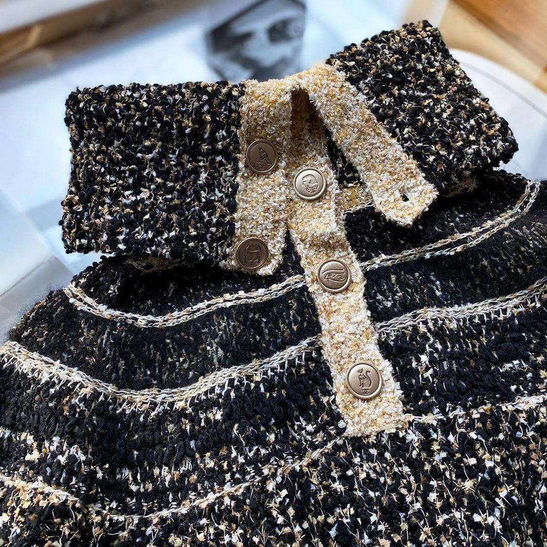 Chanel 5K$ Runway Egyptian Symbols Lesage Tweed Jumper For Sale 8