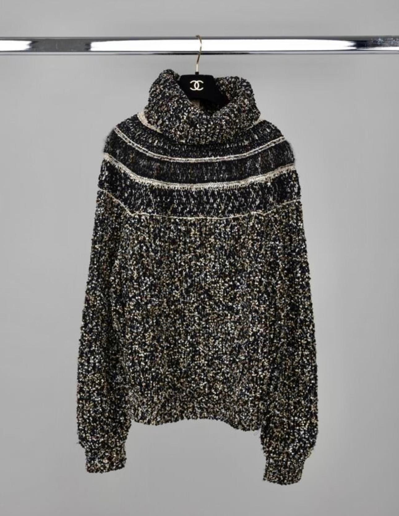 Chanel 5K$ Runway Ägyptische Symbole Lesage Tweed Pullover im Angebot 3