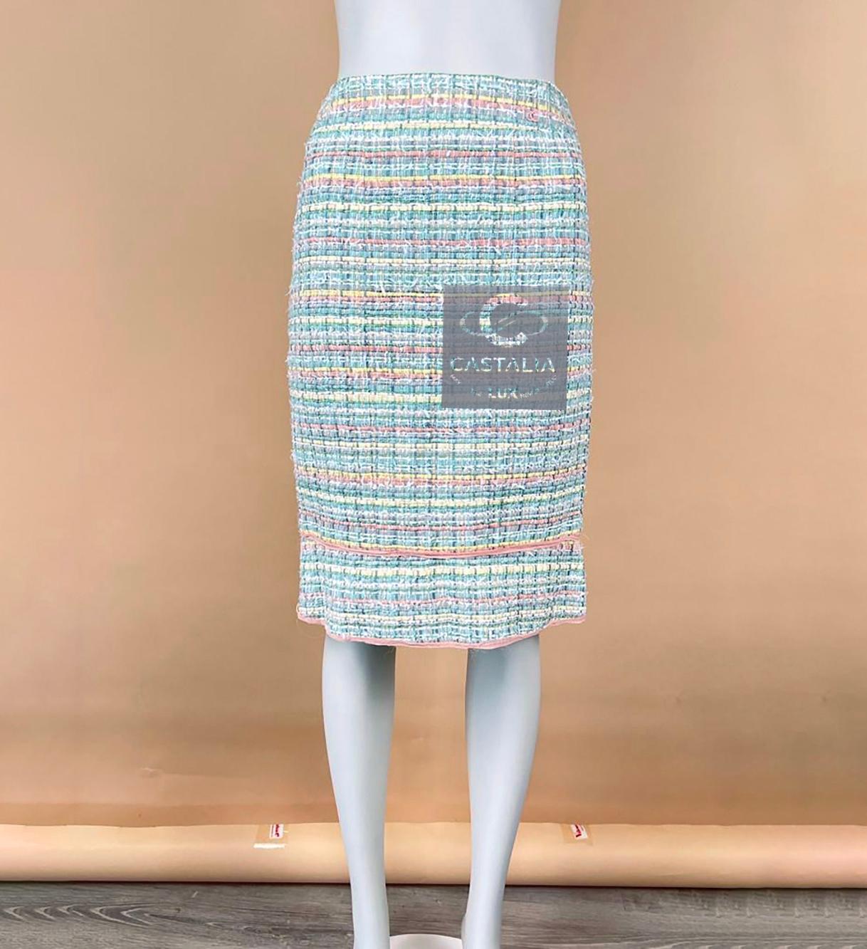 CHANEL 5K$ Falda de tweed con lazo de pasarela 36 FR Gris en venta