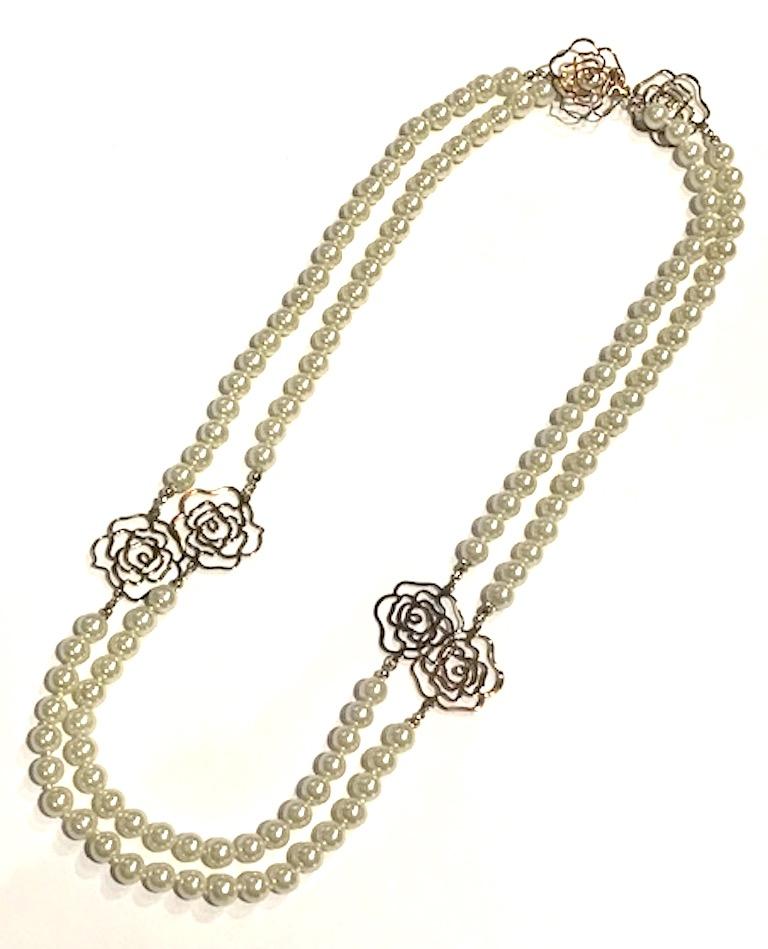 chanel camelia necklace