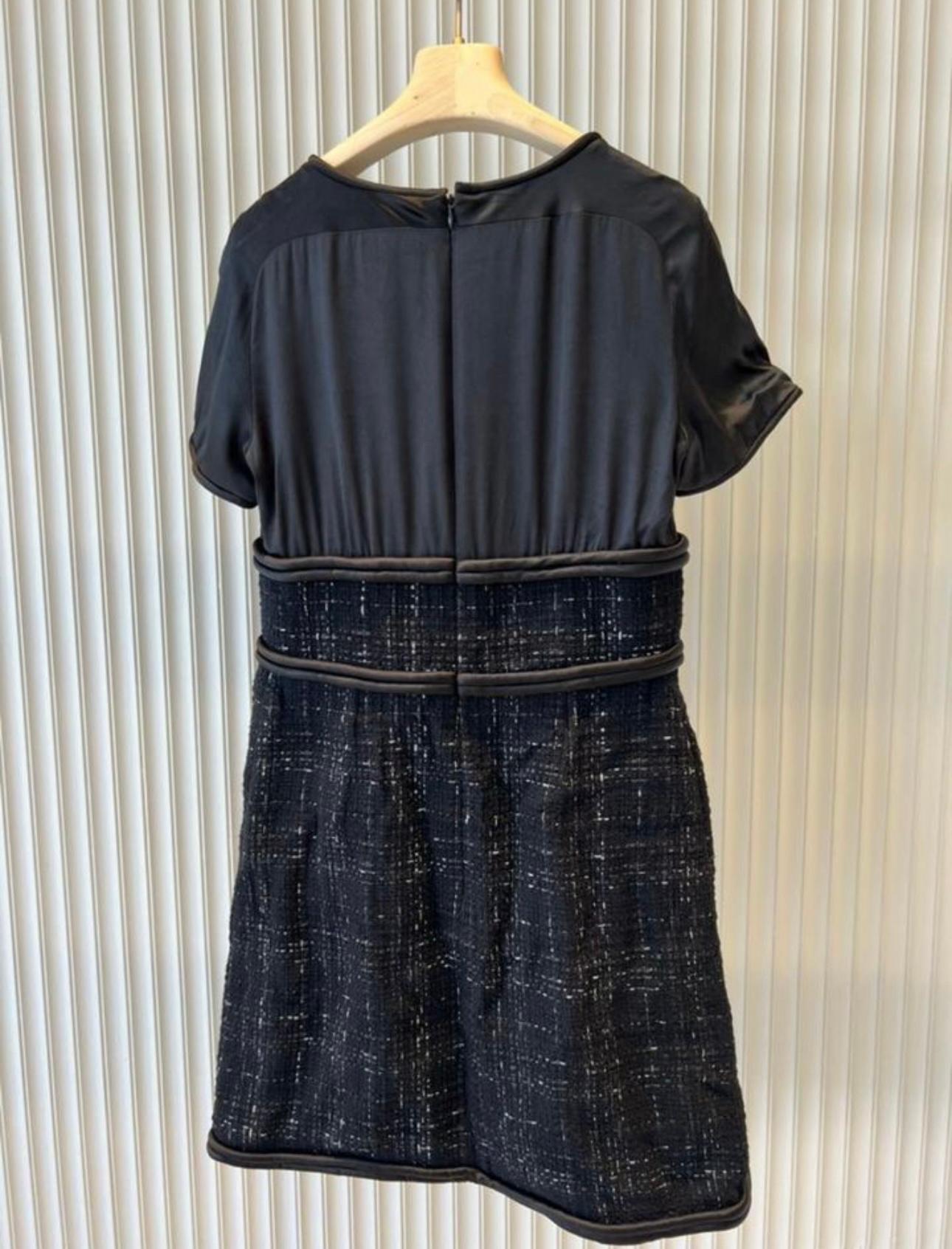 Chanel 6K$ CC Logo Ribbon Tweed Black Dress For Sale 3
