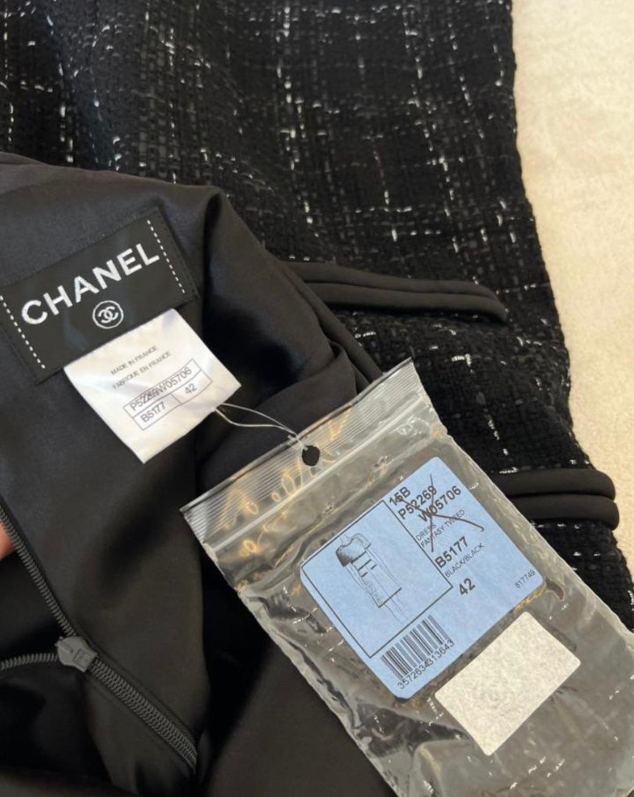 Chanel 6K$ CC Logo Ribbon Tweed Black Dress For Sale 4