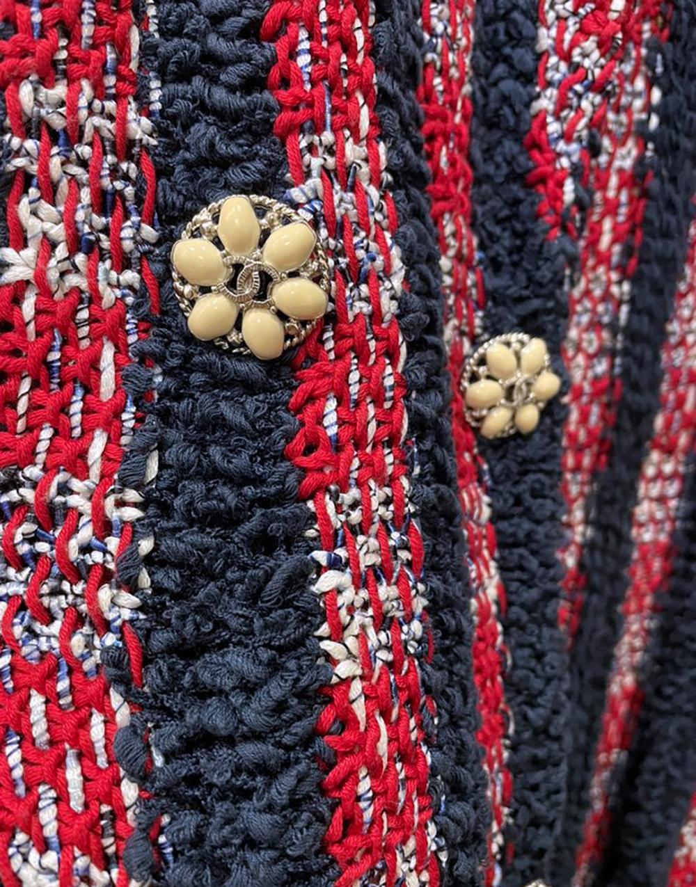 Chanel 6K$ Laufstegweste mit Jewel-Knöpfen für die französische Riviera im Zustand „Hervorragend“ im Angebot in Dubai, AE