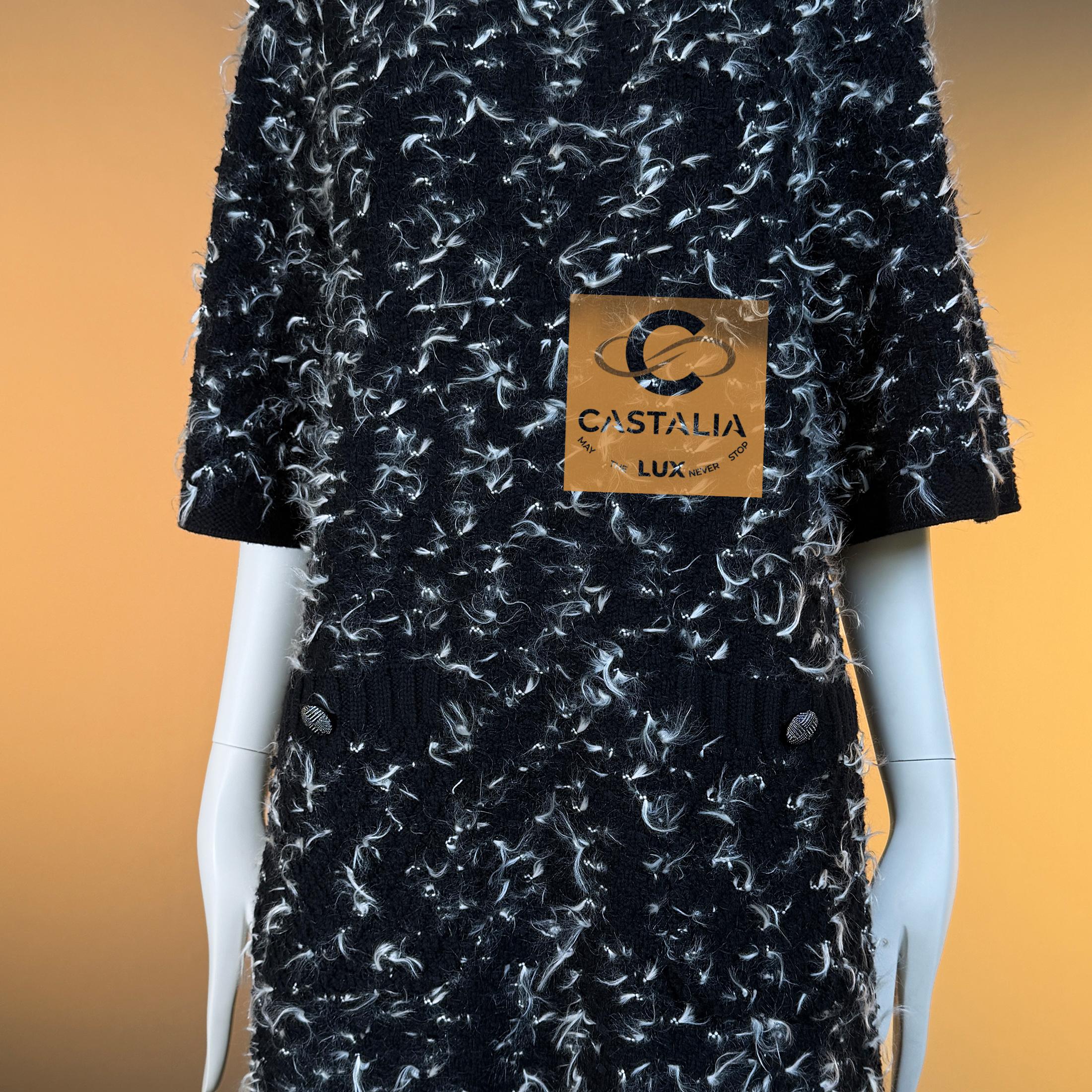 CHANEL 6K$ New Paris / Salzburg CC Buttons Fluffy Dress 40 FR Neuf - En vente à Dubai, AE