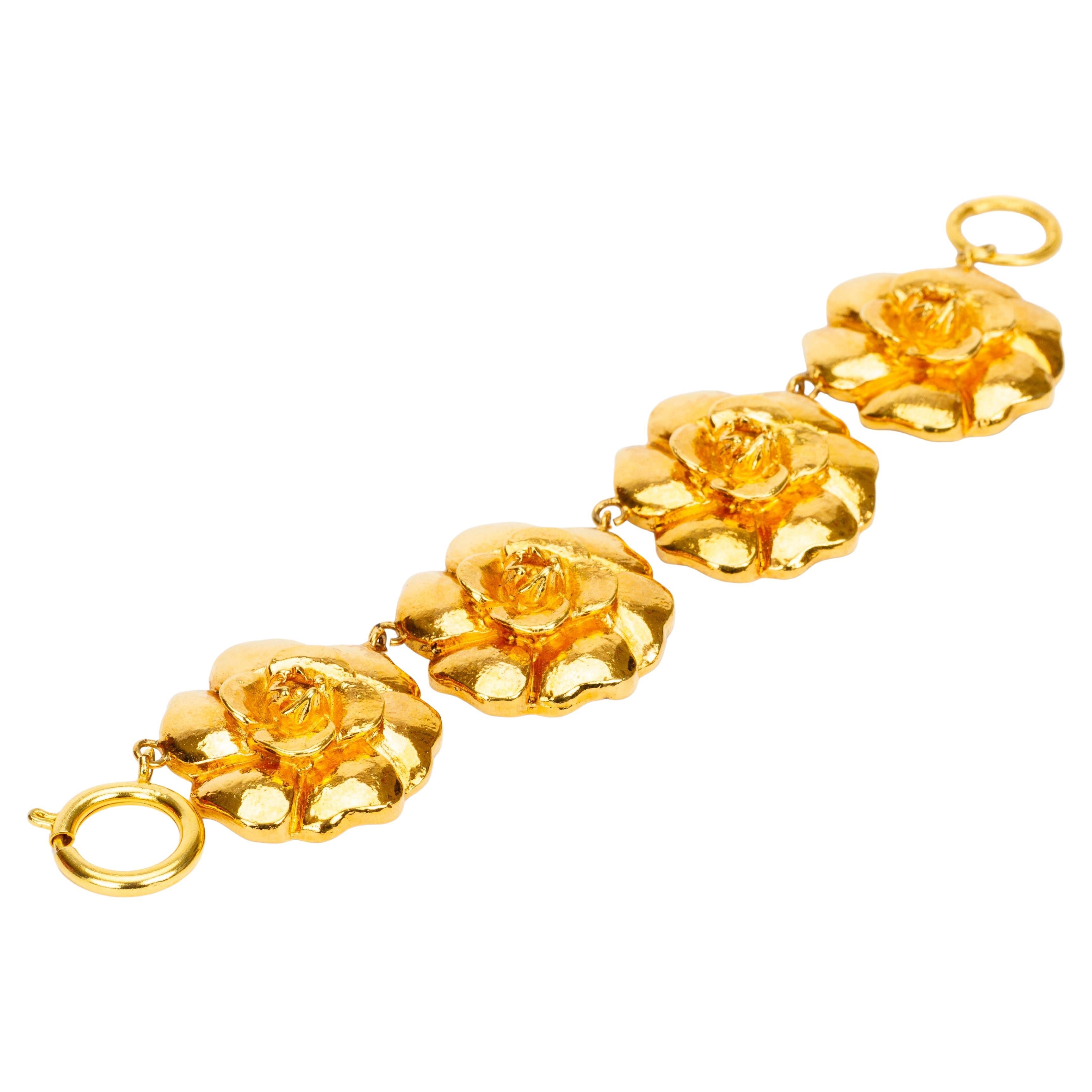 Chanel 70's Camellia Bracelet en vente