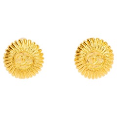 Chanel 70's Logo Ribbed Earrings