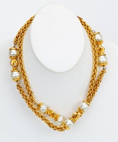 Chanel 70's Sautoir Pearls Necklace