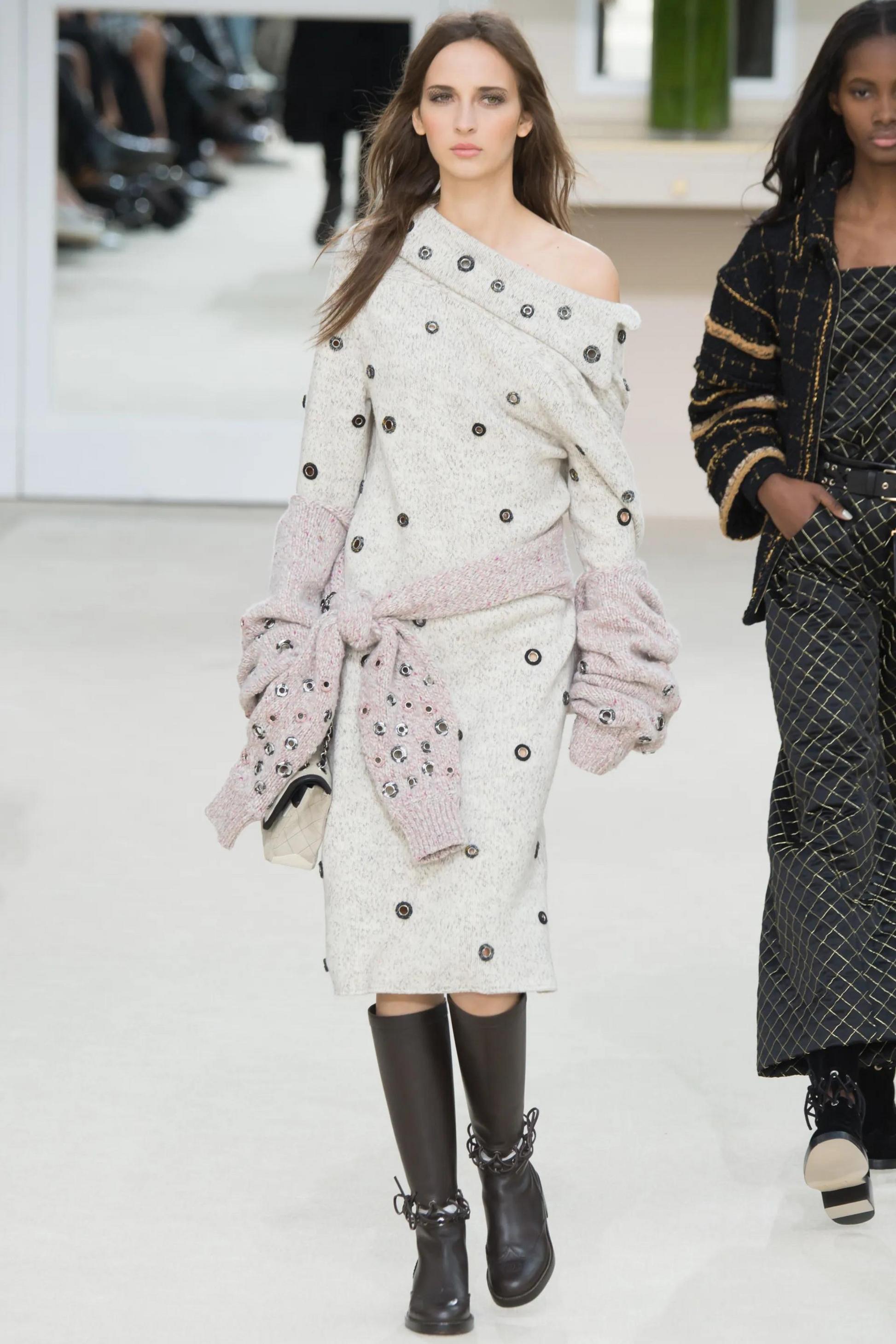 Chanel 7K$ Embellished Cashmere Cardi Coat In New Condition In Dubai, AE