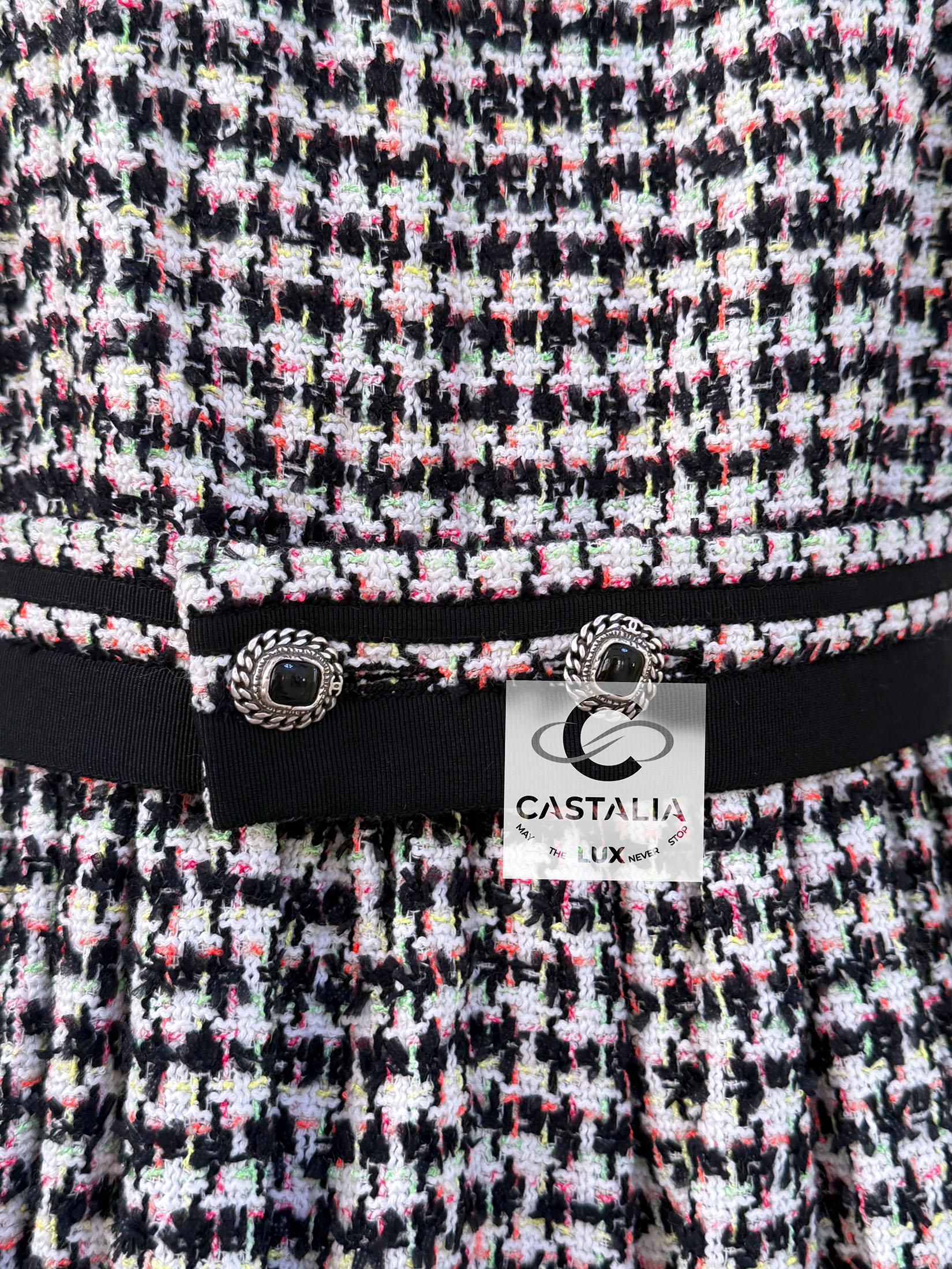Chanel 7K$ Floral Embellished Runway Tweed Dress 42 FR For Sale 10