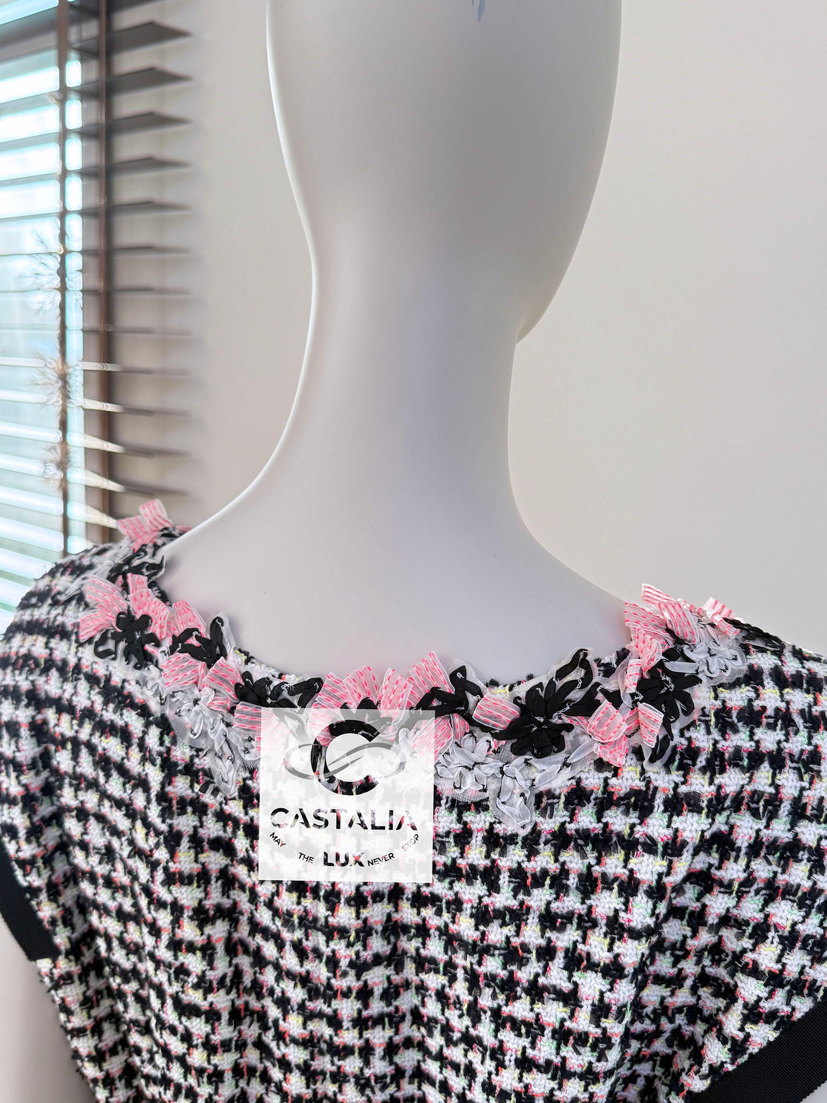 Chanel 7K$ Floral Embellished Runway Tweed Dress 42 FR For Sale 13