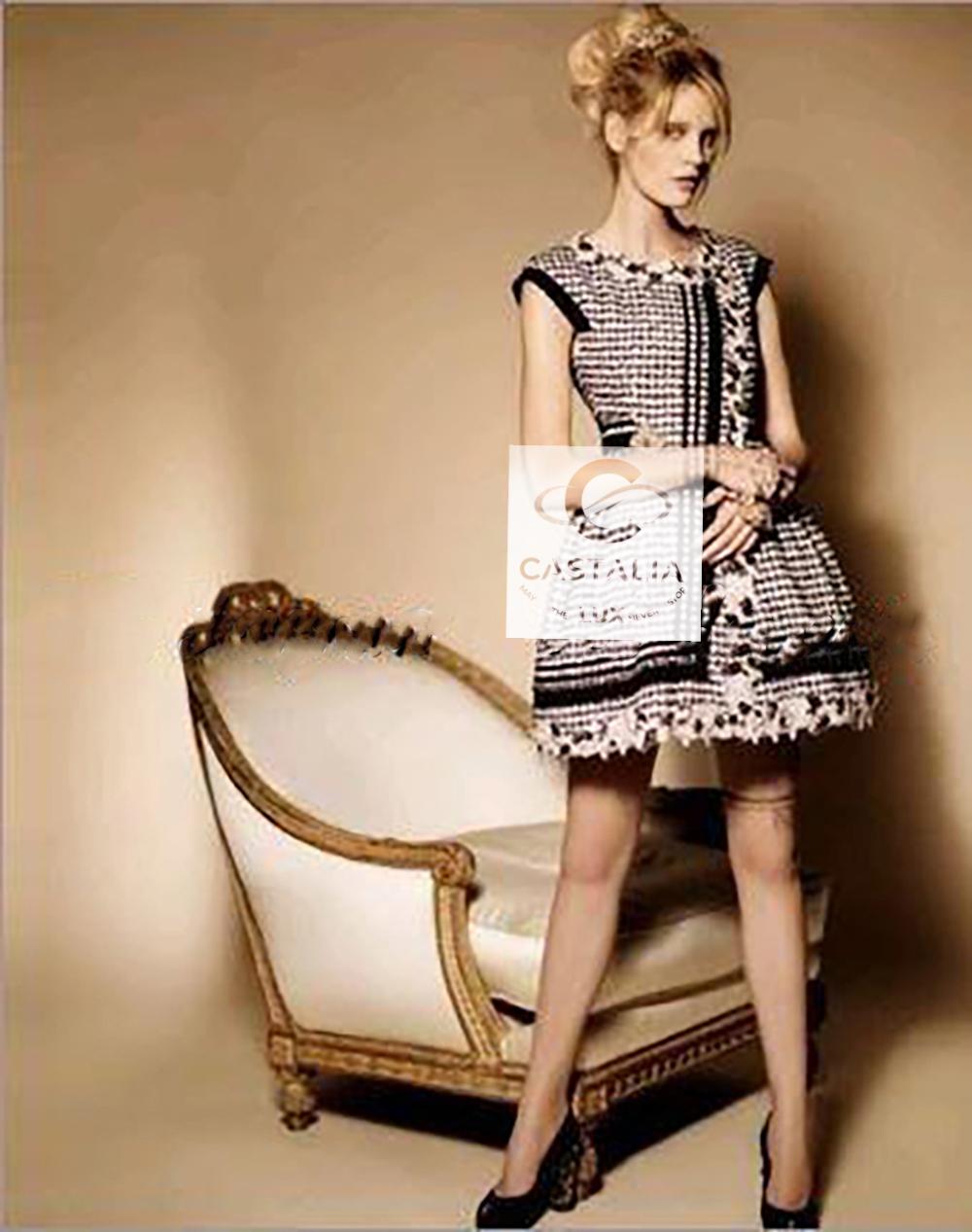 Chanel 7K$ Floral Embellished Runway Tweed Dress 42 FR For Sale 2