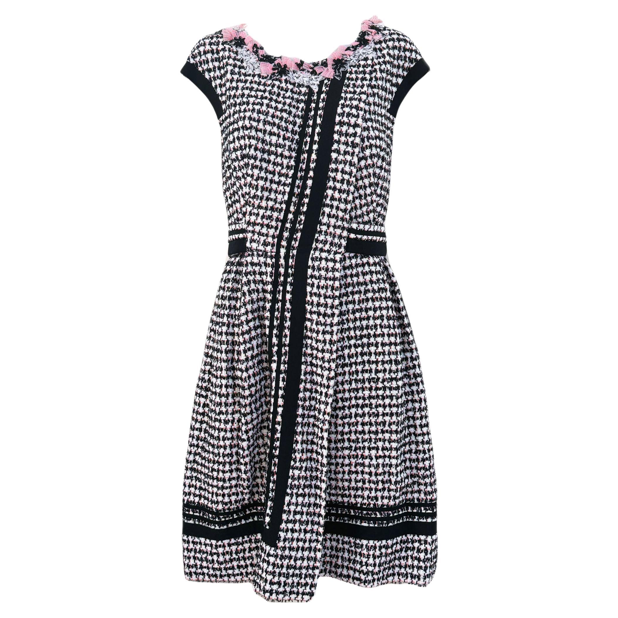 Chanel 7K$ Floral Embellished Runway Tweed Dress 42 FR For Sale