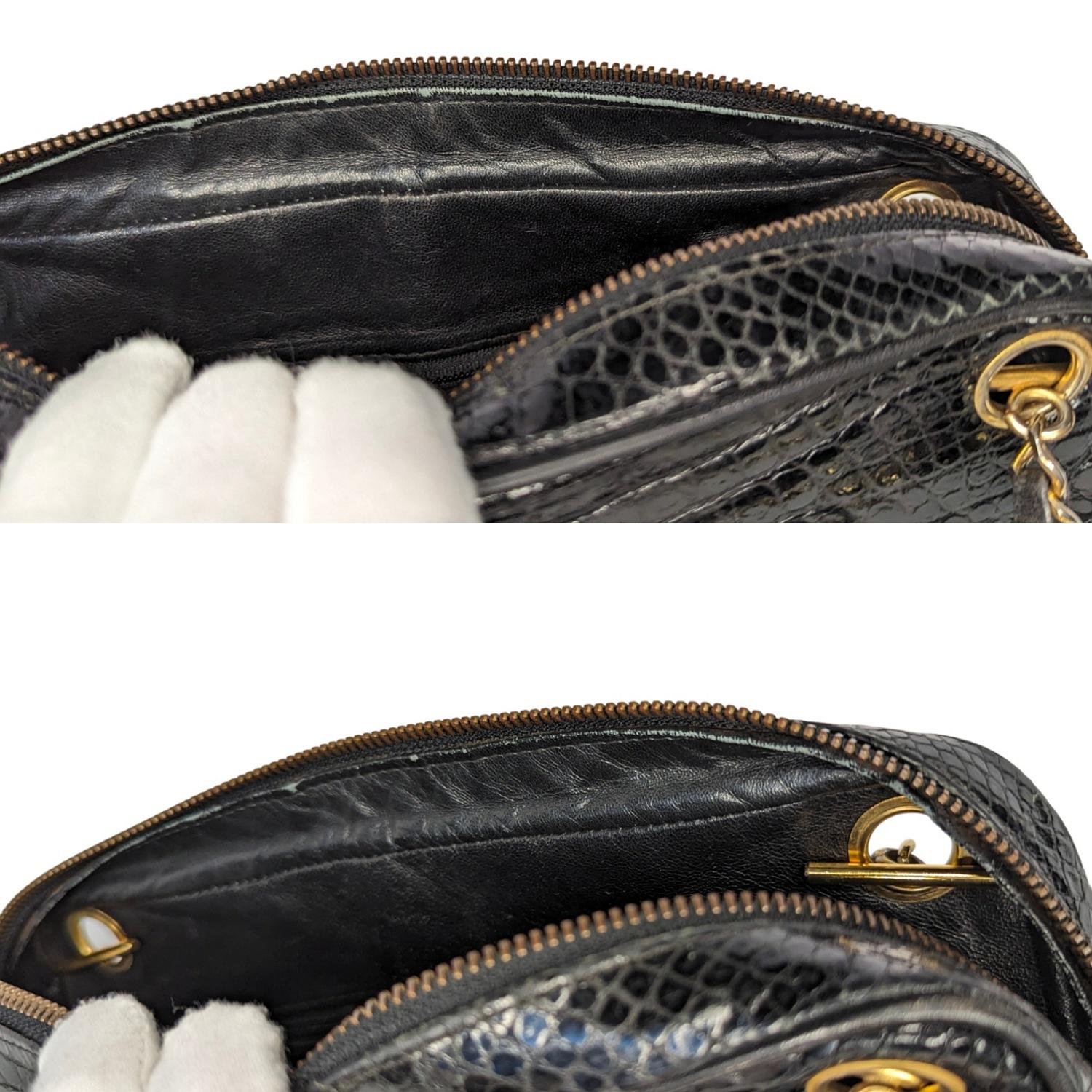 Chanel 80s Black Shiny Alligator Camera Shoulder Bag For Sale 7