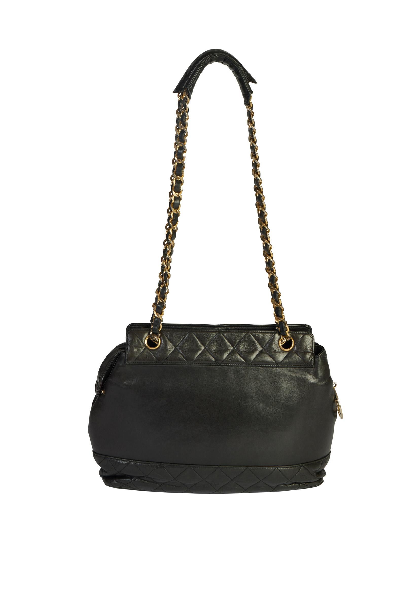 Chanel 80s Black Vintage Shoulder Bag In Good Condition In West Hollywood, CA