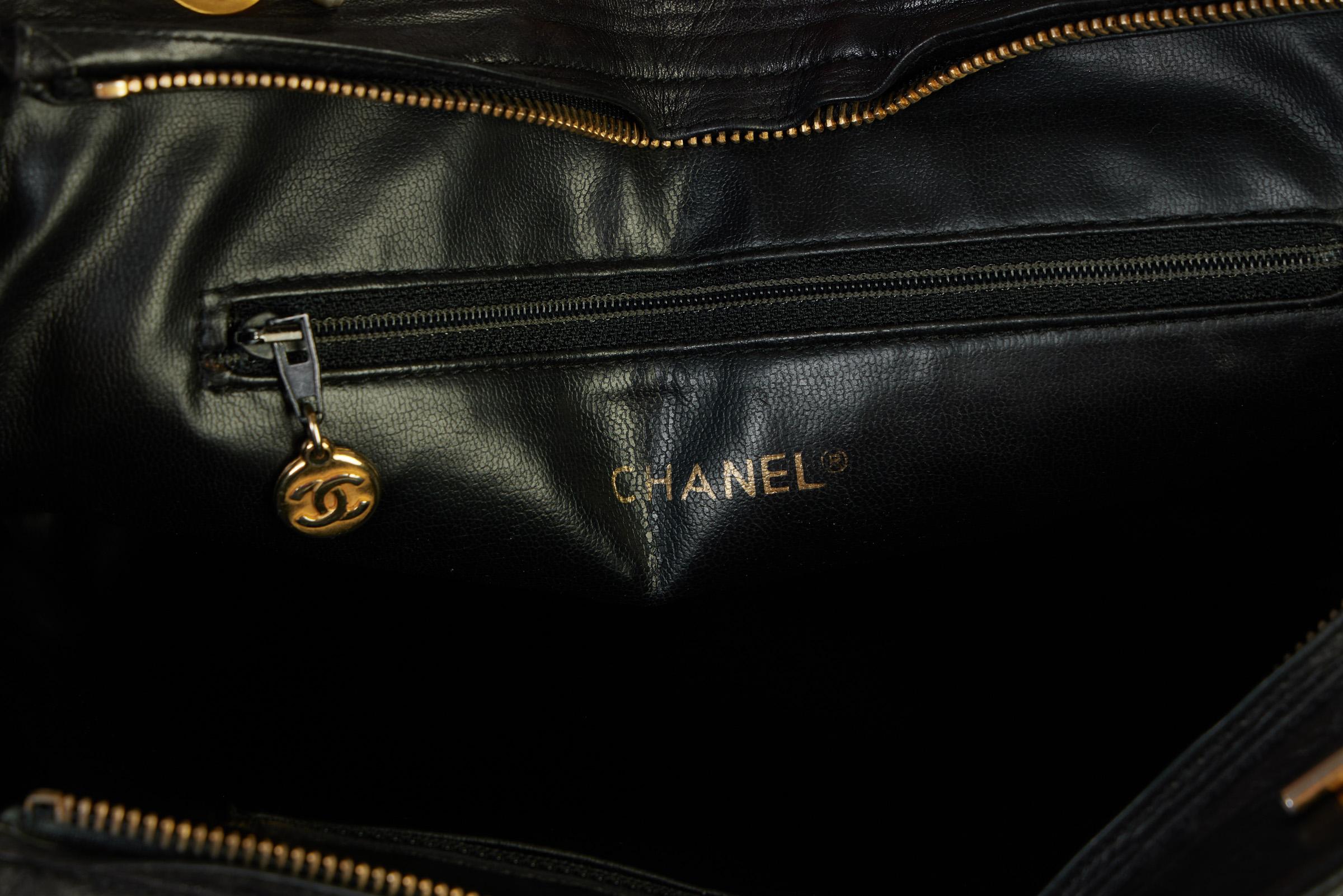Chanel 80s Black Vintage Shoulder Bag 2