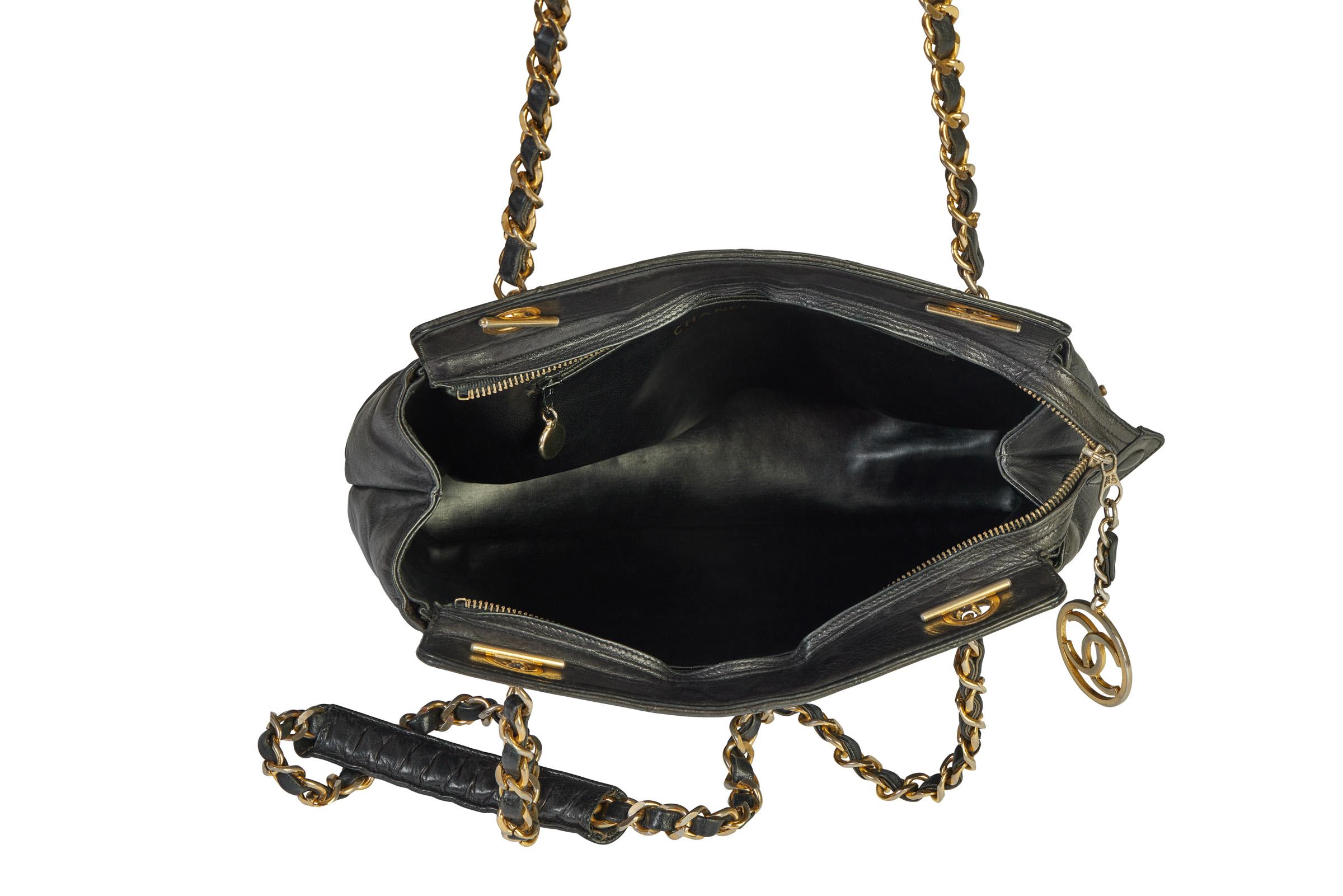 Chanel 80s Black Vintage Shoulder Bag 4