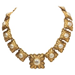 Chanel 80s Gripoix Pearl Gold Chocker