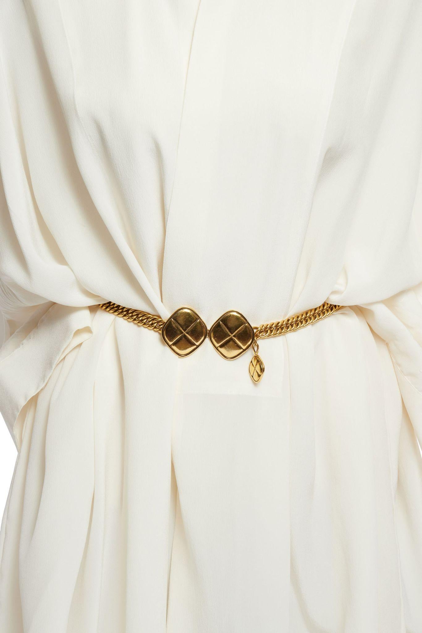 Chanel, collier/belet en or matelassé des années 80  Excellent état - En vente à West Hollywood, CA