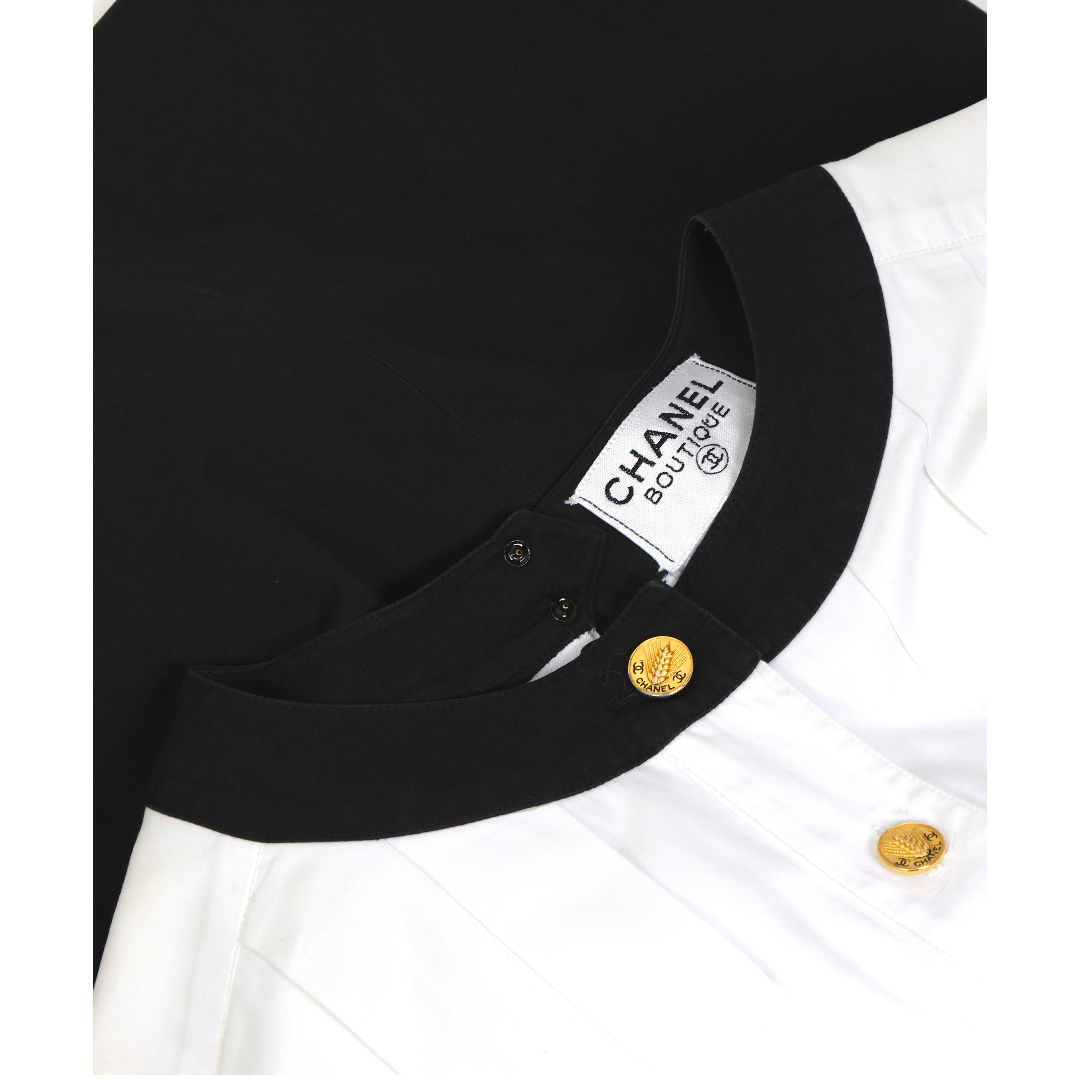 Chanel 80s vintage large shoulder pads black & white cotton signed buttons dress For Sale 5