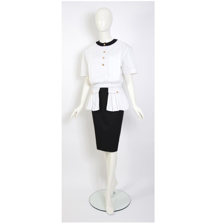 Chanel 80s vintage large shoulder pads black and white cotton signed  buttons dress For Sale at 1stDibs