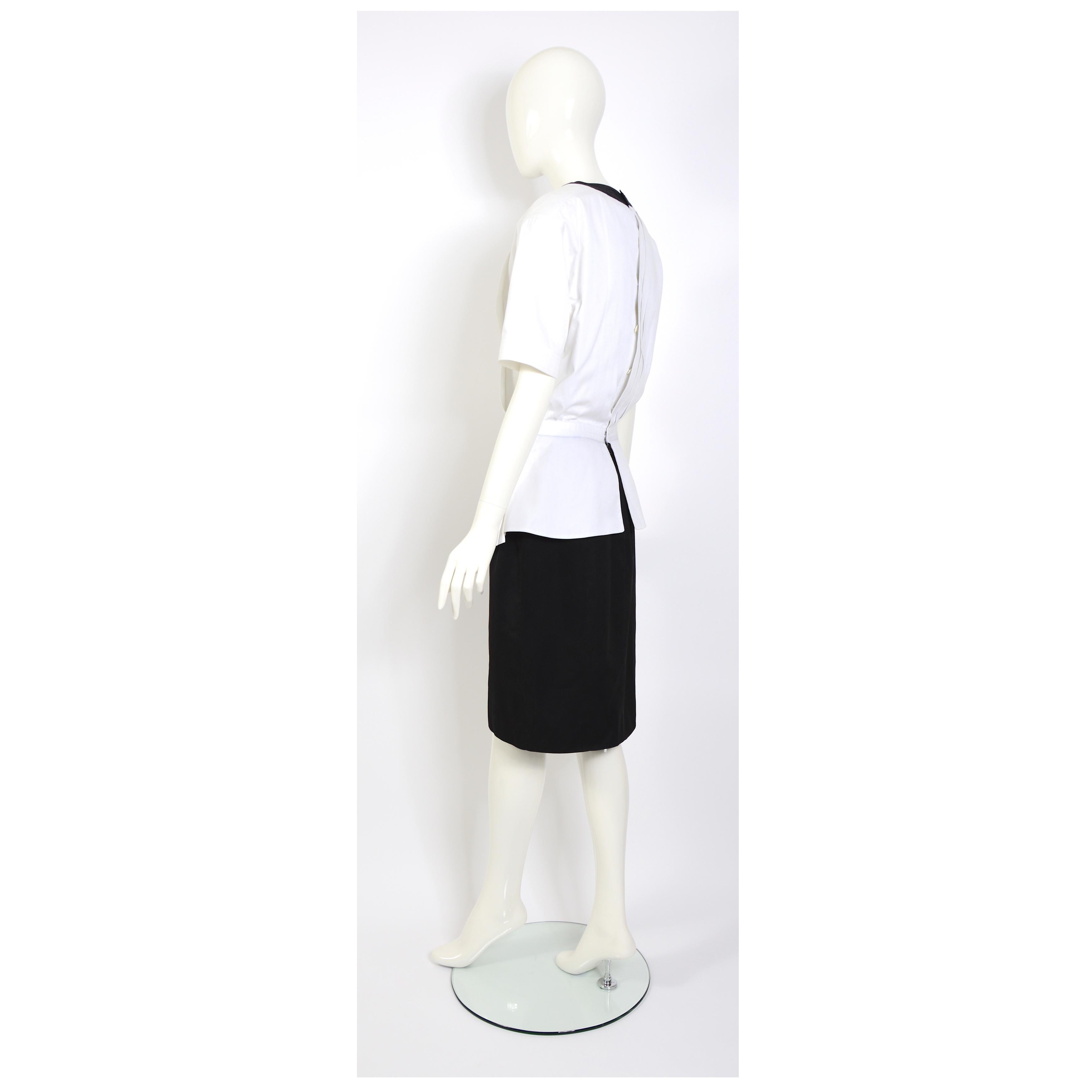 Chanel 80s vintage large shoulder pads black & white cotton signed buttons dress For Sale 1