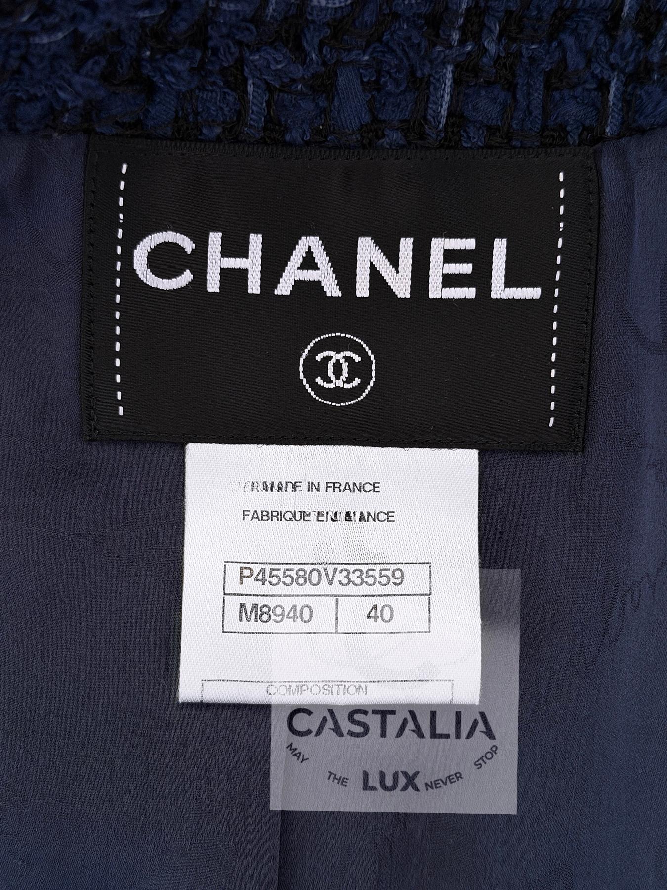 CHANEL 8K$ CC Buttons Royal Blue Lesage Tweed Jacket 40 FR en vente 6