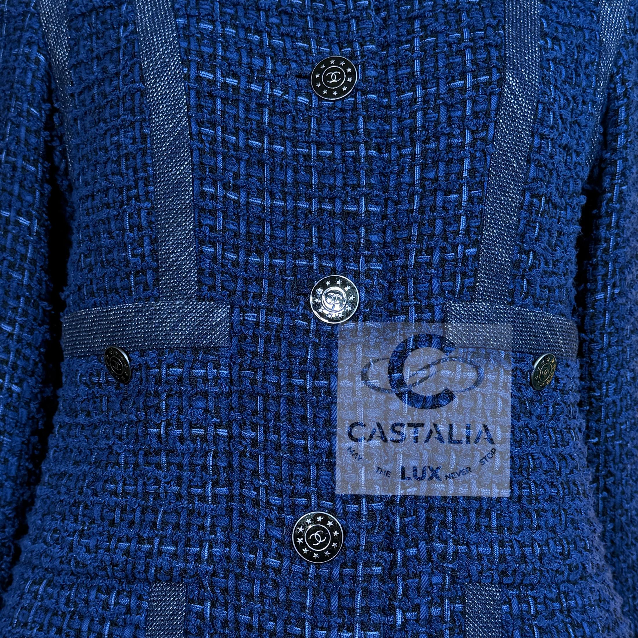 CHANEL 8K$ CC Buttons Royal Blue Lesage Tweed Jacket 40 FR en vente 2