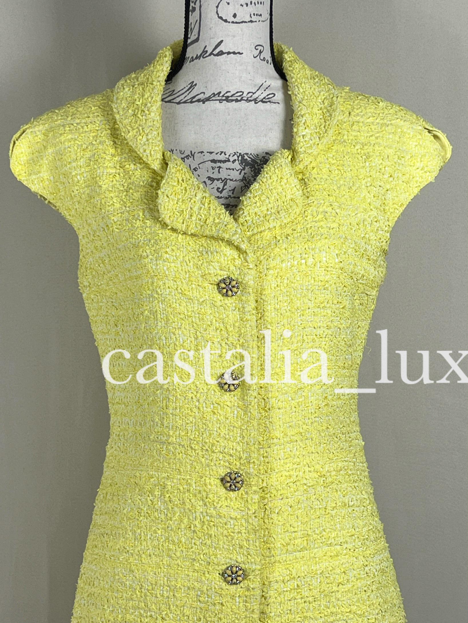 Robe Chanel 8K CC Jewel Gripoix boutons en tweed en vente 4